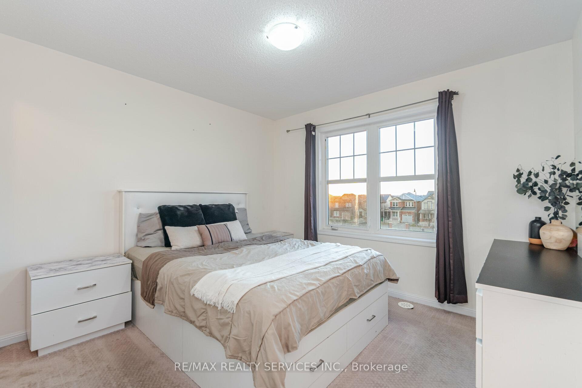 Photo 27 of 41 Betterton Crescent, Brampton, Northwest Brampton — HOMEH