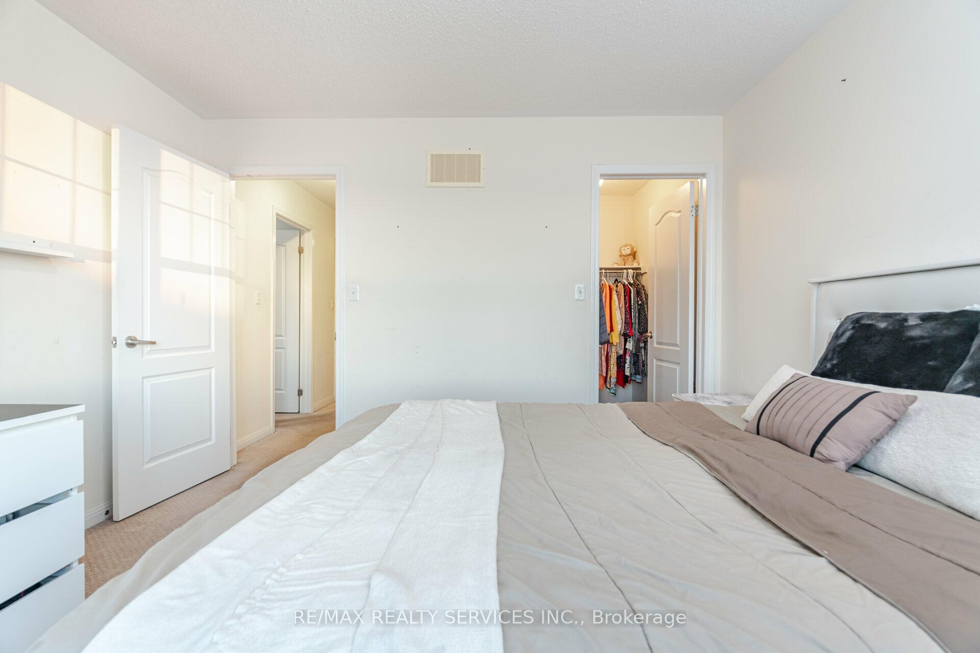 Photo 28 of 41 Betterton Crescent, Brampton, Northwest Brampton — HOMEH