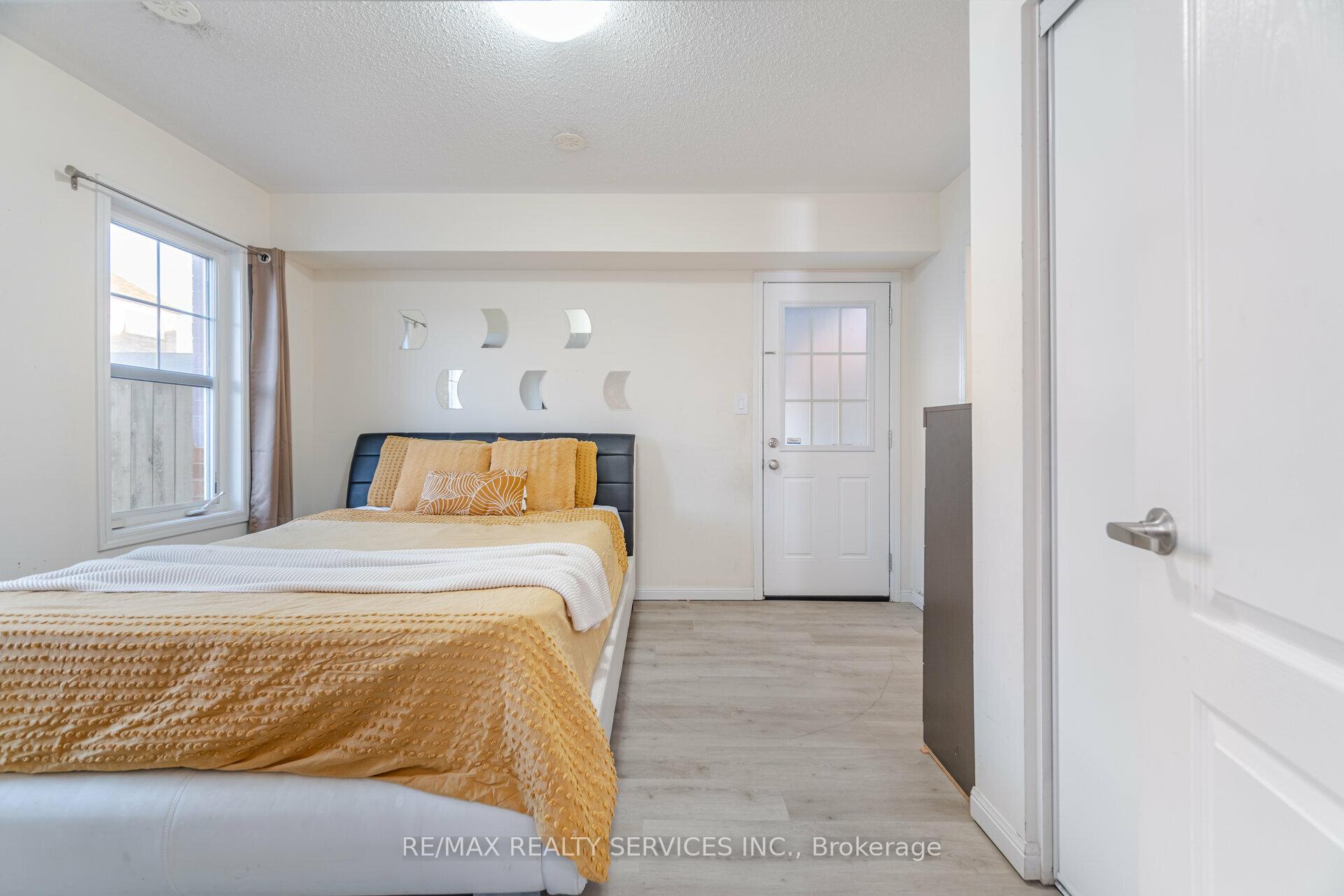 Photo 33 of 41 Betterton Crescent, Brampton, Northwest Brampton — HOMEH