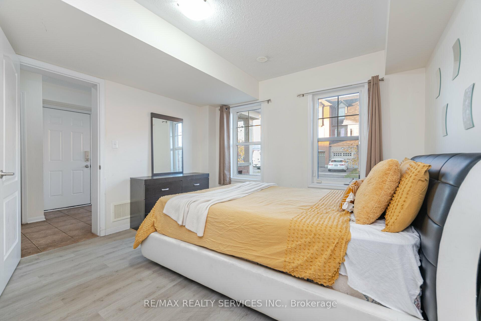 Photo 34 of 41 Betterton Crescent, Brampton, Northwest Brampton — HOMEH
