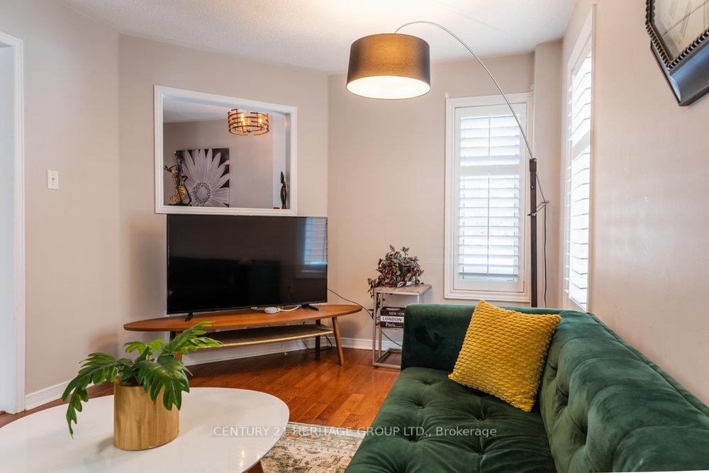 Photo 6 of 66 Fellowes Crescent, Hamilton, Waterdown — HOMEH
