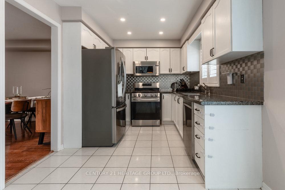 Photo 11 of 66 Fellowes Crescent, Hamilton, Waterdown — HOMEH