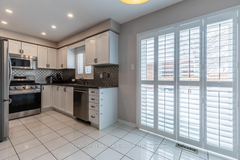 Photo 12 of 66 Fellowes Crescent, Hamilton, Waterdown — HOMEH