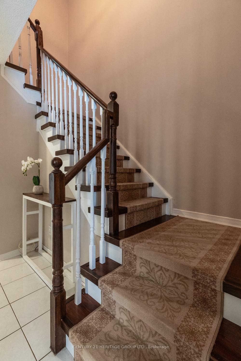 Photo 17 of 66 Fellowes Crescent, Hamilton, Waterdown — HOMEH