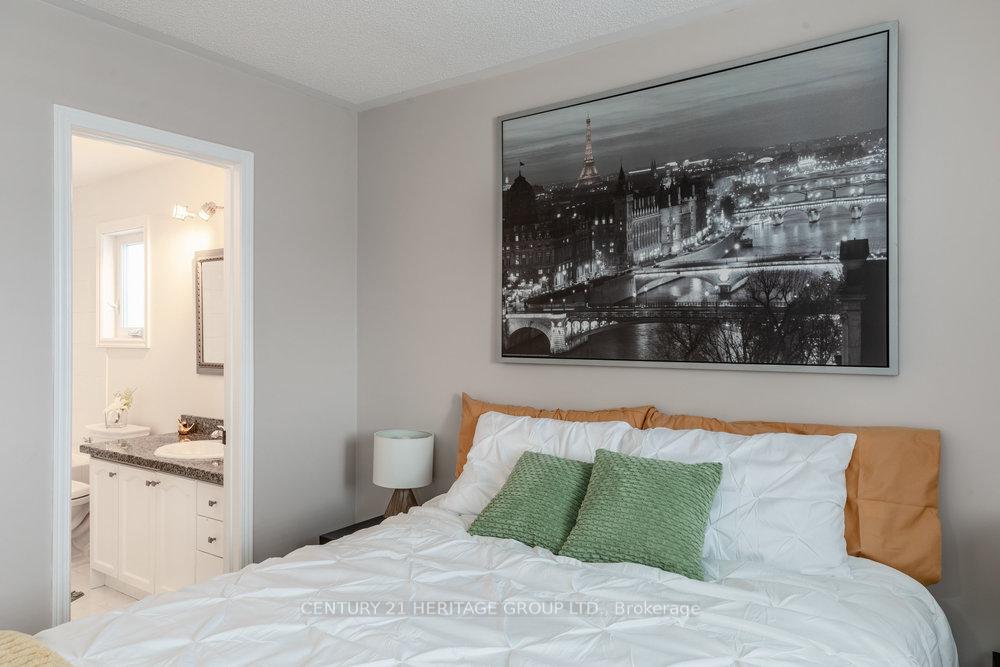Photo 23 of 66 Fellowes Crescent, Hamilton, Waterdown — HOMEH