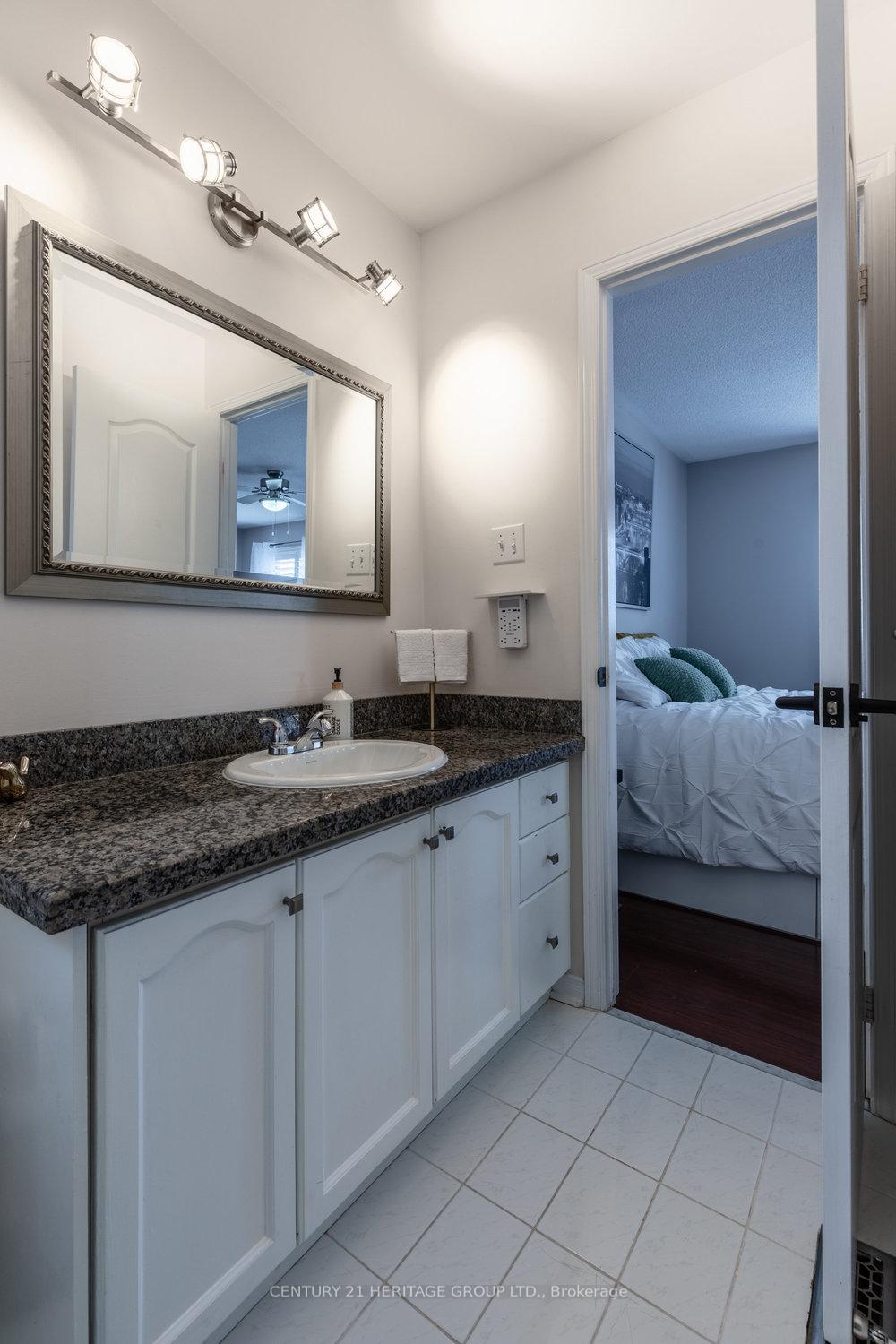 Photo 29 of 66 Fellowes Crescent, Hamilton, Waterdown — HOMEH