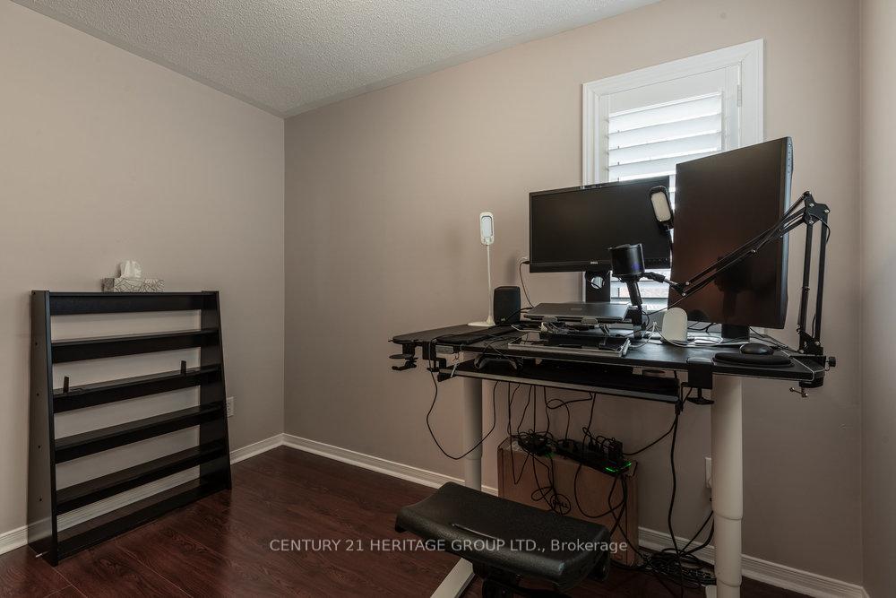Photo 32 of 66 Fellowes Crescent, Hamilton, Waterdown — HOMEH