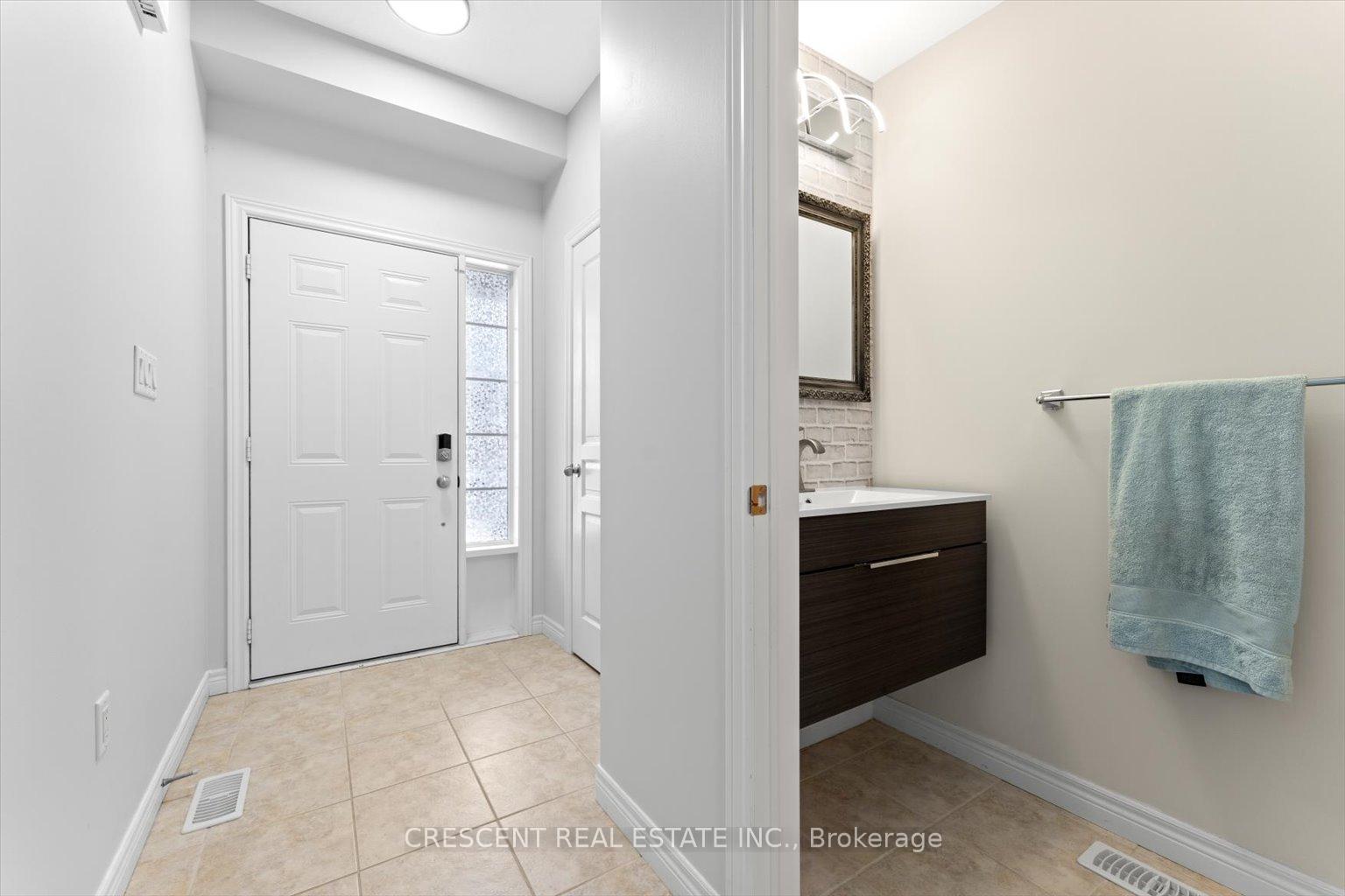 Photo 2 of 28 Irwin Avenue, Hamilton, Meadowlands — HOMEH