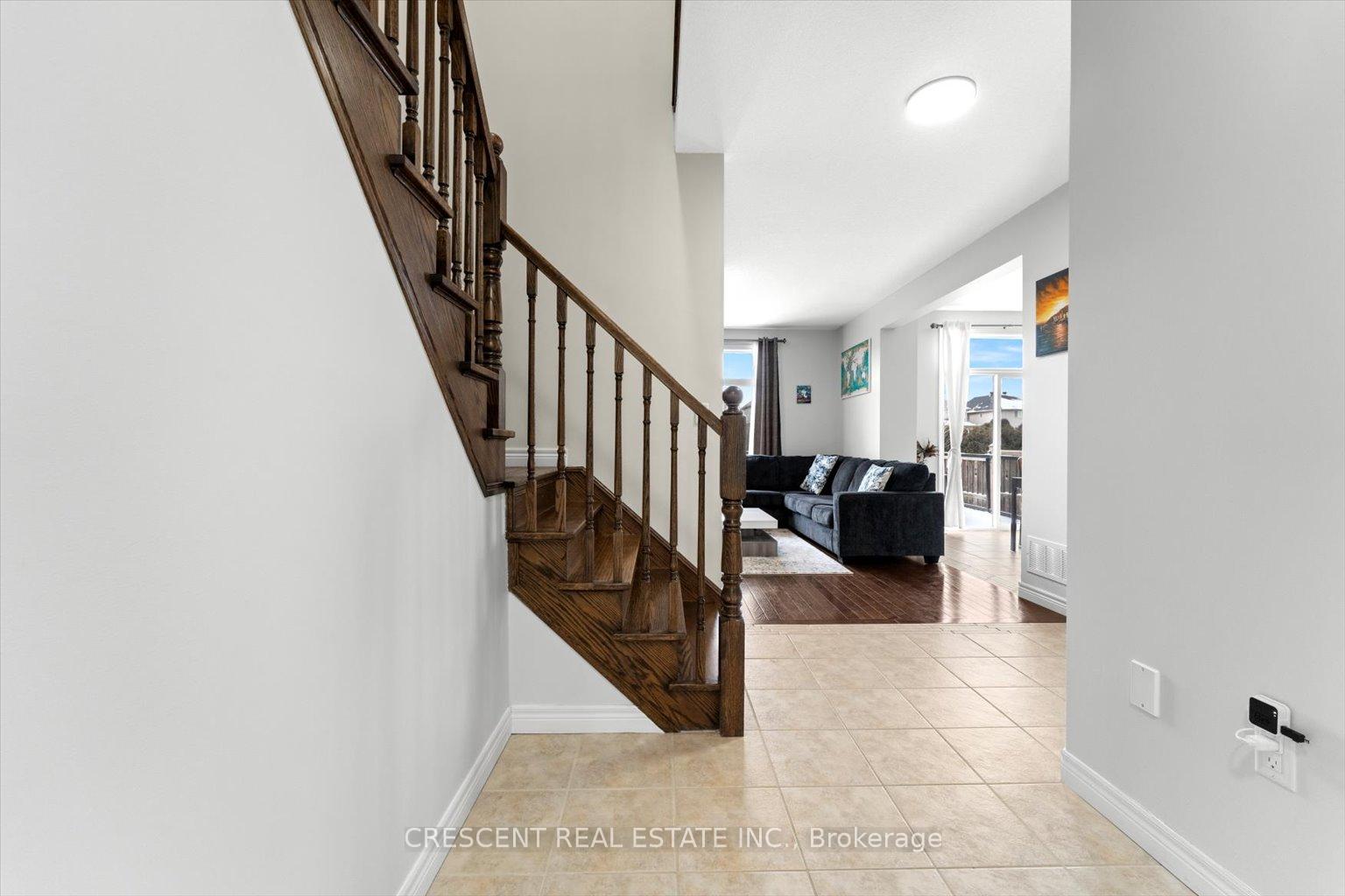 Photo 3 of 28 Irwin Avenue, Hamilton, Meadowlands — HOMEH