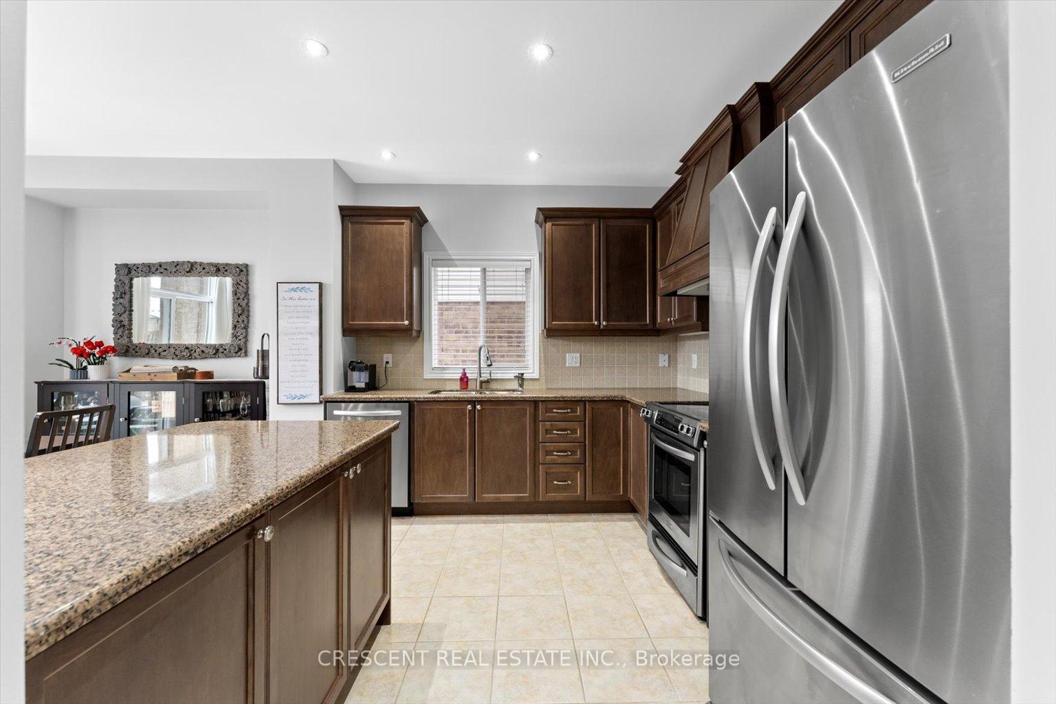 Photo 5 of 28 Irwin Avenue, Hamilton, Meadowlands — HOMEH