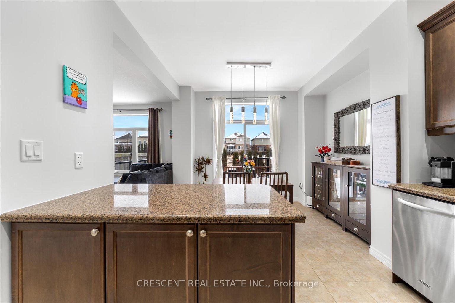 Photo 9 of 28 Irwin Avenue, Hamilton, Meadowlands — HOMEH
