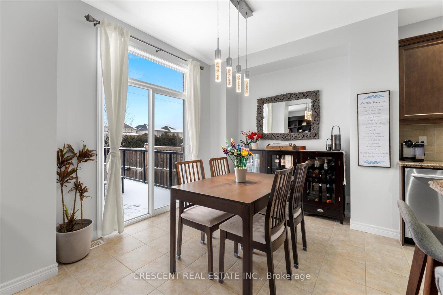 Photo 10 of 28 Irwin Avenue, Hamilton, Meadowlands — HOMEH