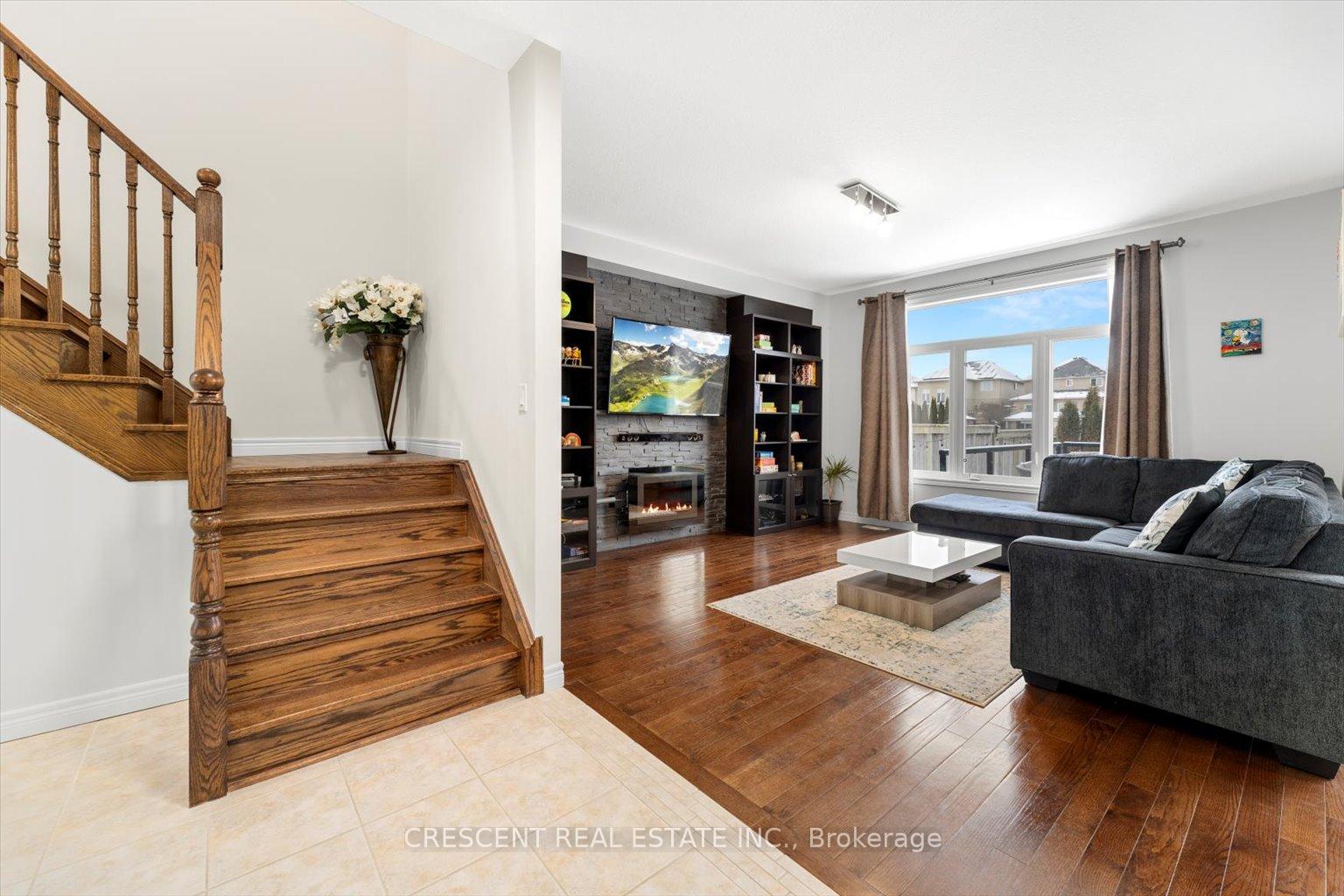 Photo 15 of 28 Irwin Avenue, Hamilton, Meadowlands — HOMEH