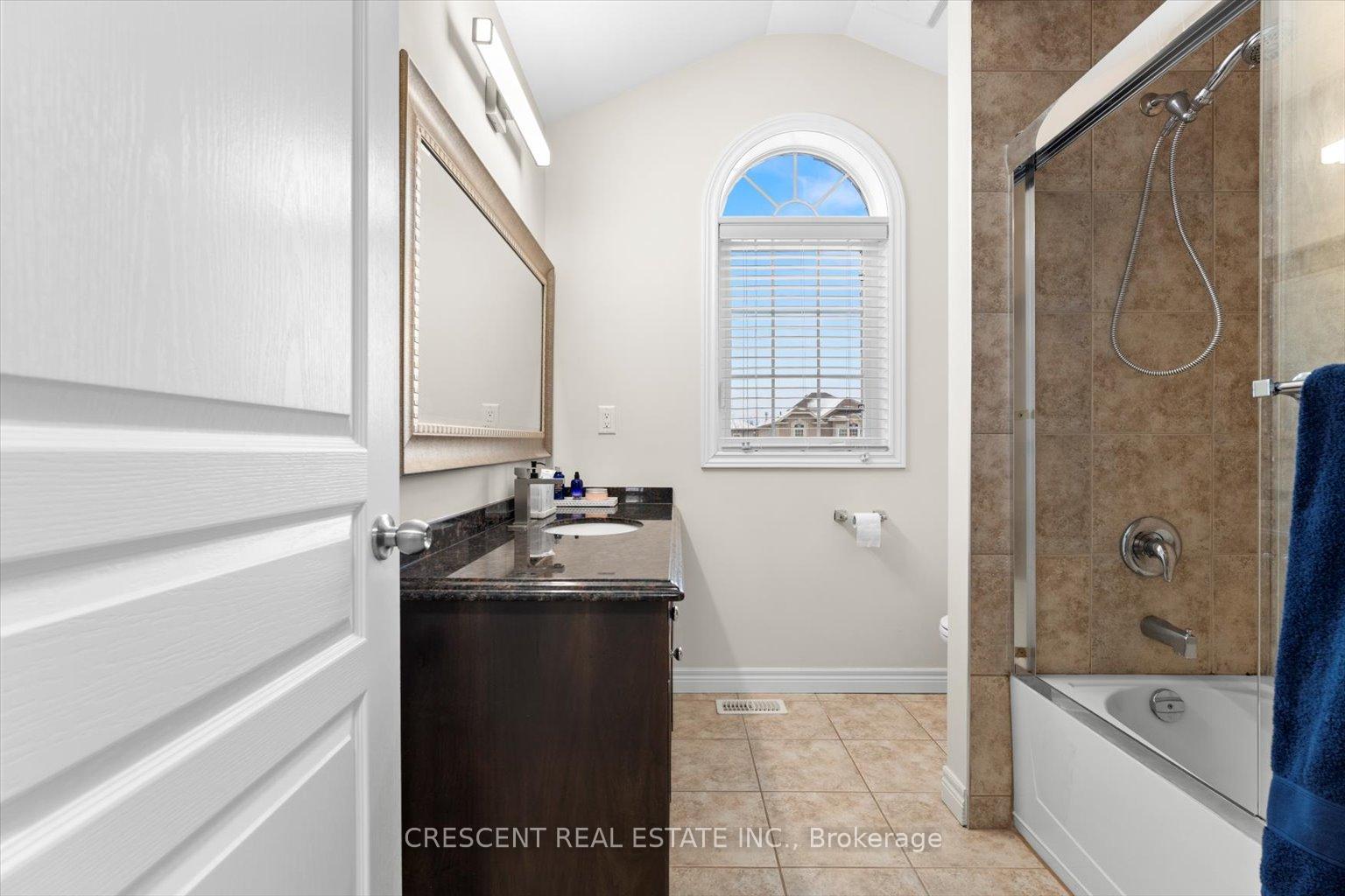 Photo 22 of 28 Irwin Avenue, Hamilton, Meadowlands — HOMEH