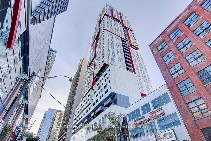 Front of Unit 503, 318 Richmond Street W