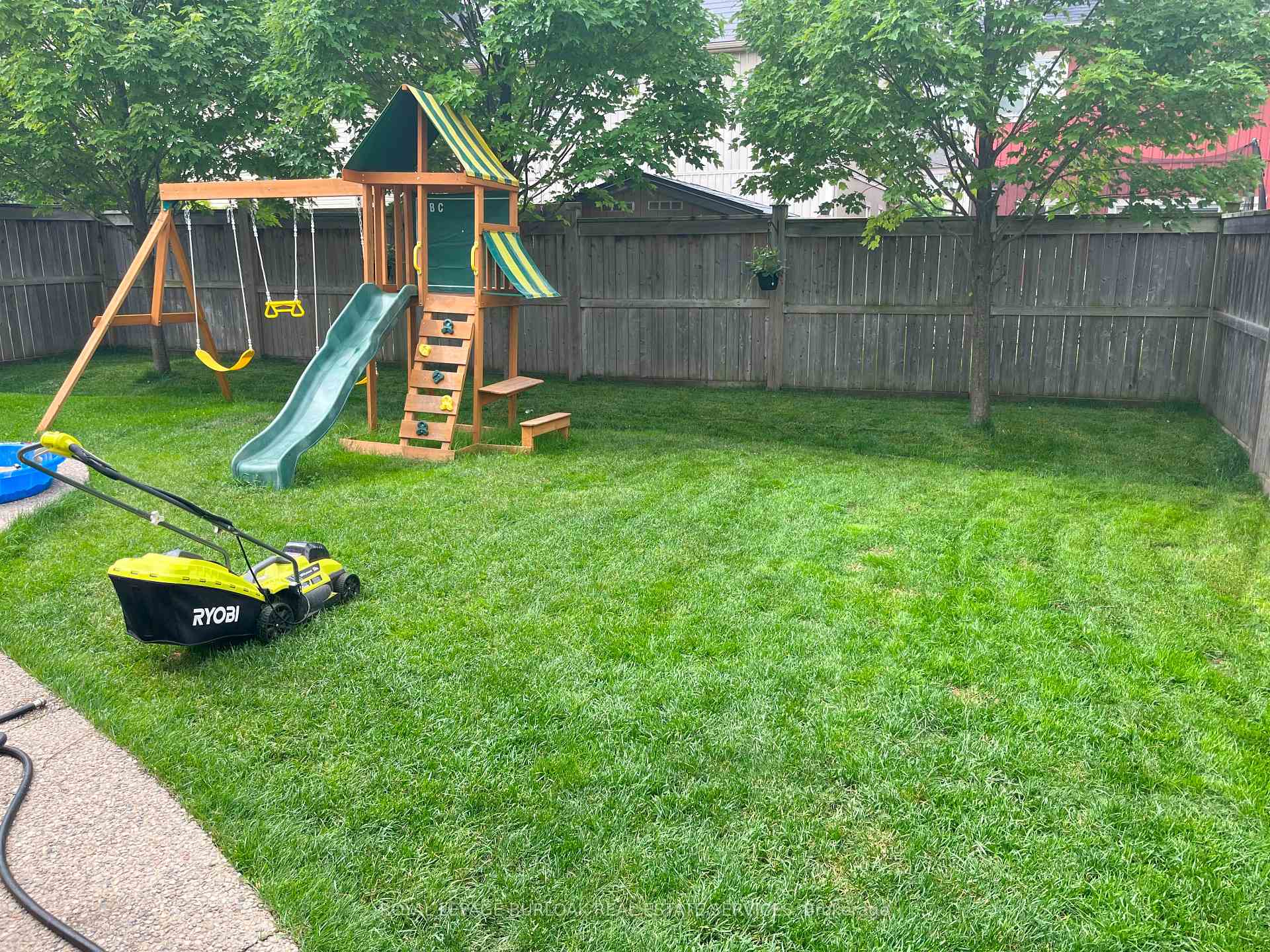 Photo 37 of 175 Spring Creek Drive, Hamilton, Waterdown — HOMEH