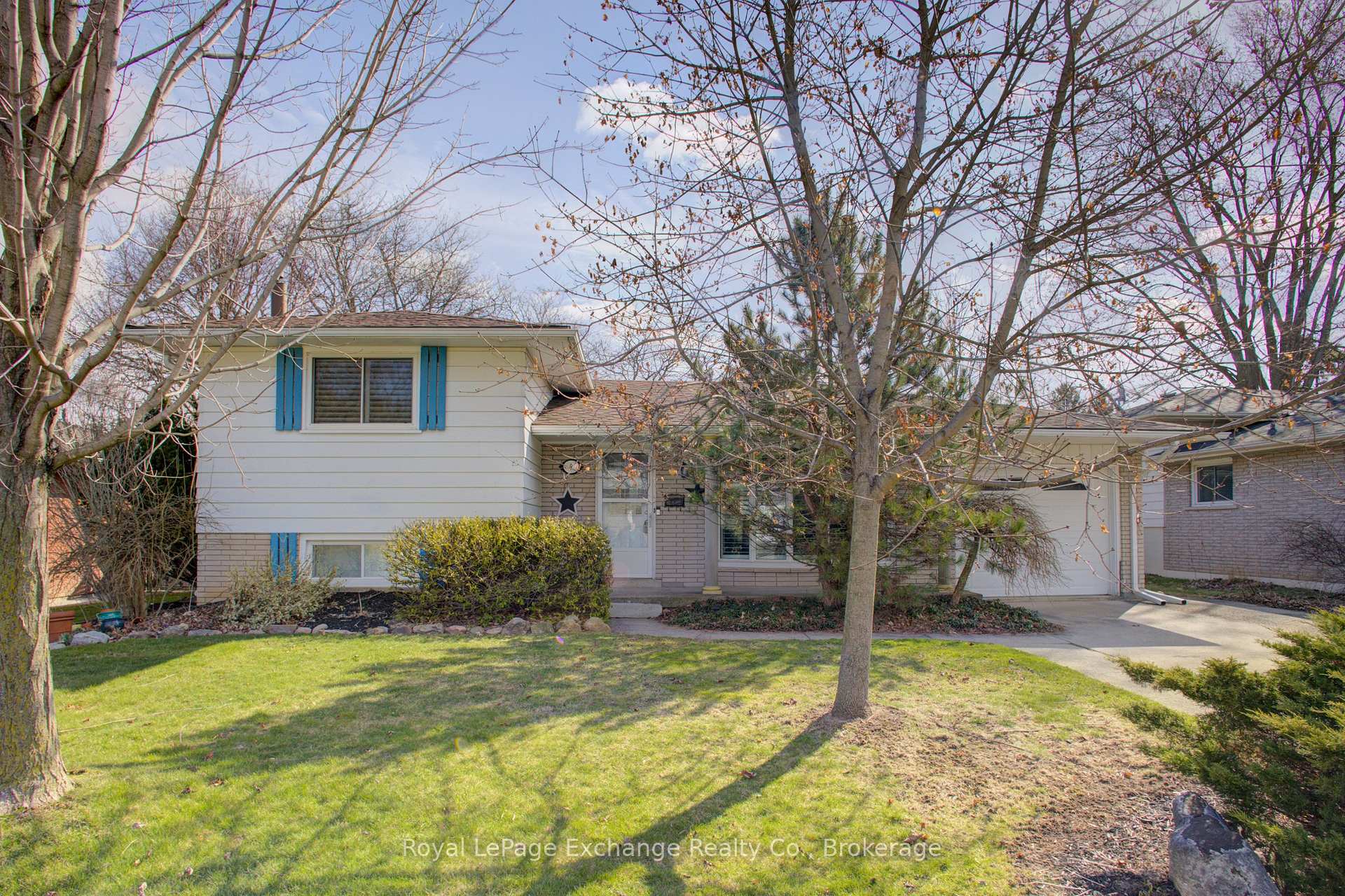 Photo 1 of 9 Orchard Avenue, Hamilton, Dundas — HOMEH