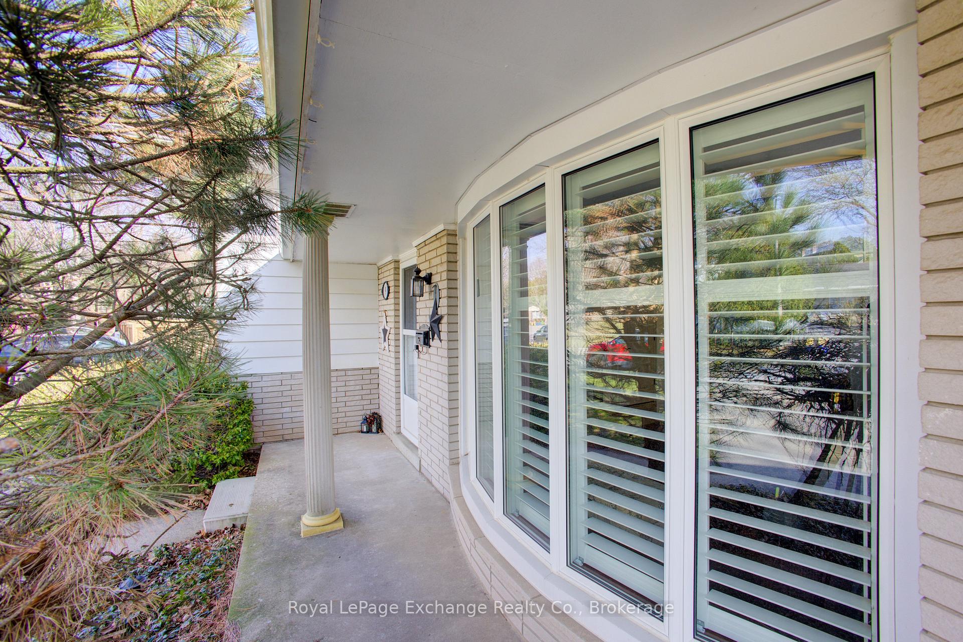 Photo 4 of 9 Orchard Avenue, Hamilton, Dundas — HOMEH