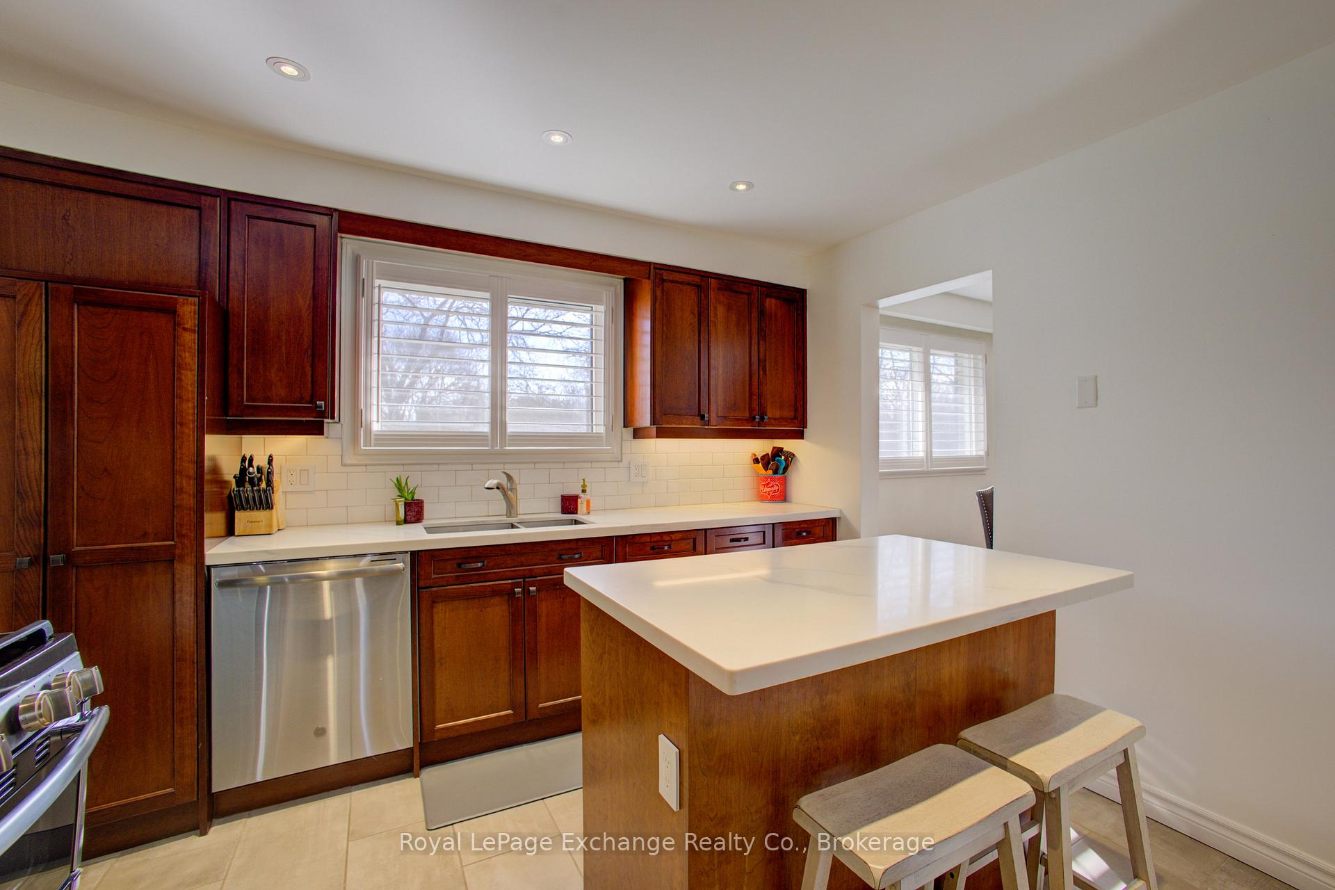 Photo 17 of 9 Orchard Avenue, Hamilton, Dundas — HOMEH