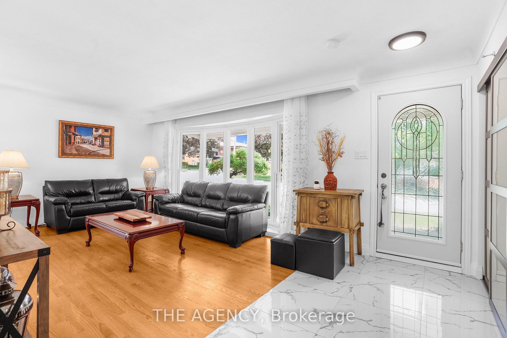 Photo 2 of 2 Green Meadow Way, Hamilton, Dundas — HOMEH