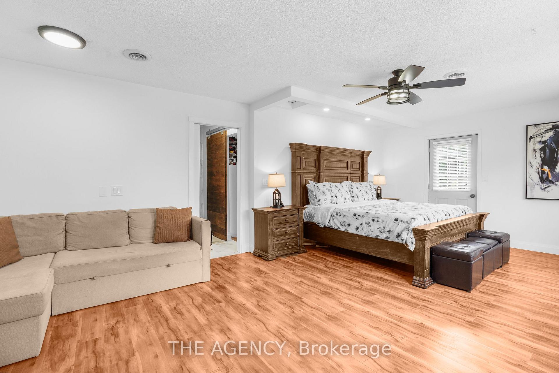 Photo 13 of 2 Green Meadow Way, Hamilton, Dundas — HOMEH