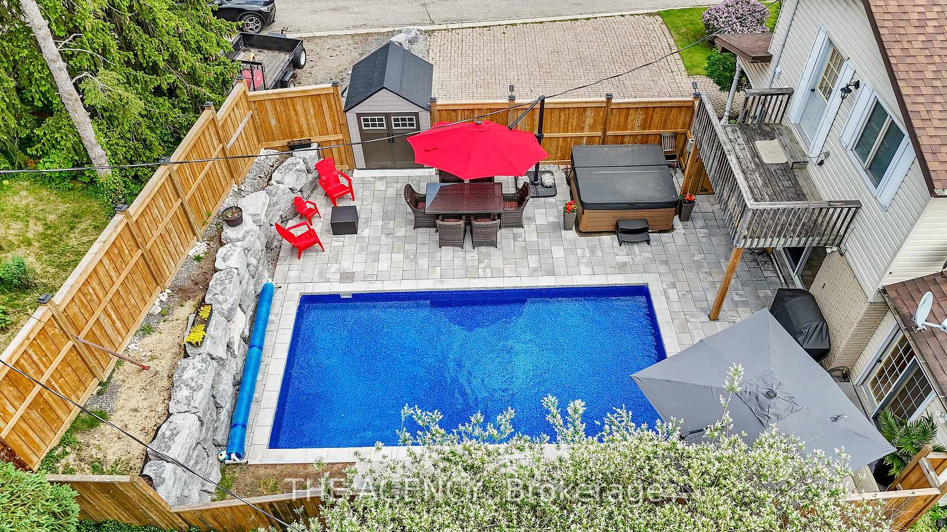 Photo 27 of 2 Green Meadow Way, Hamilton, Dundas — HOMEH