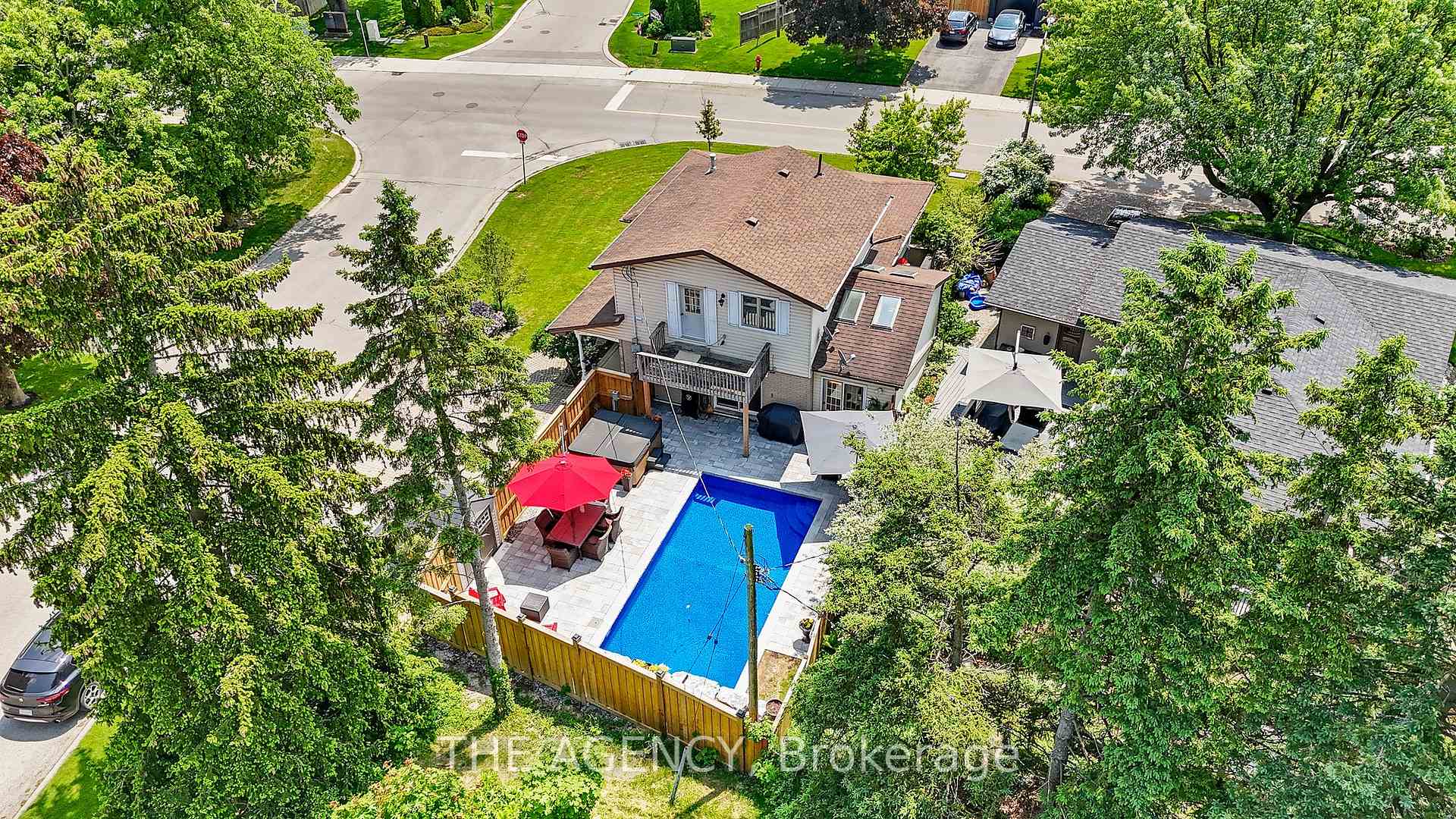 Photo 28 of 2 Green Meadow Way, Hamilton, Dundas — HOMEH
