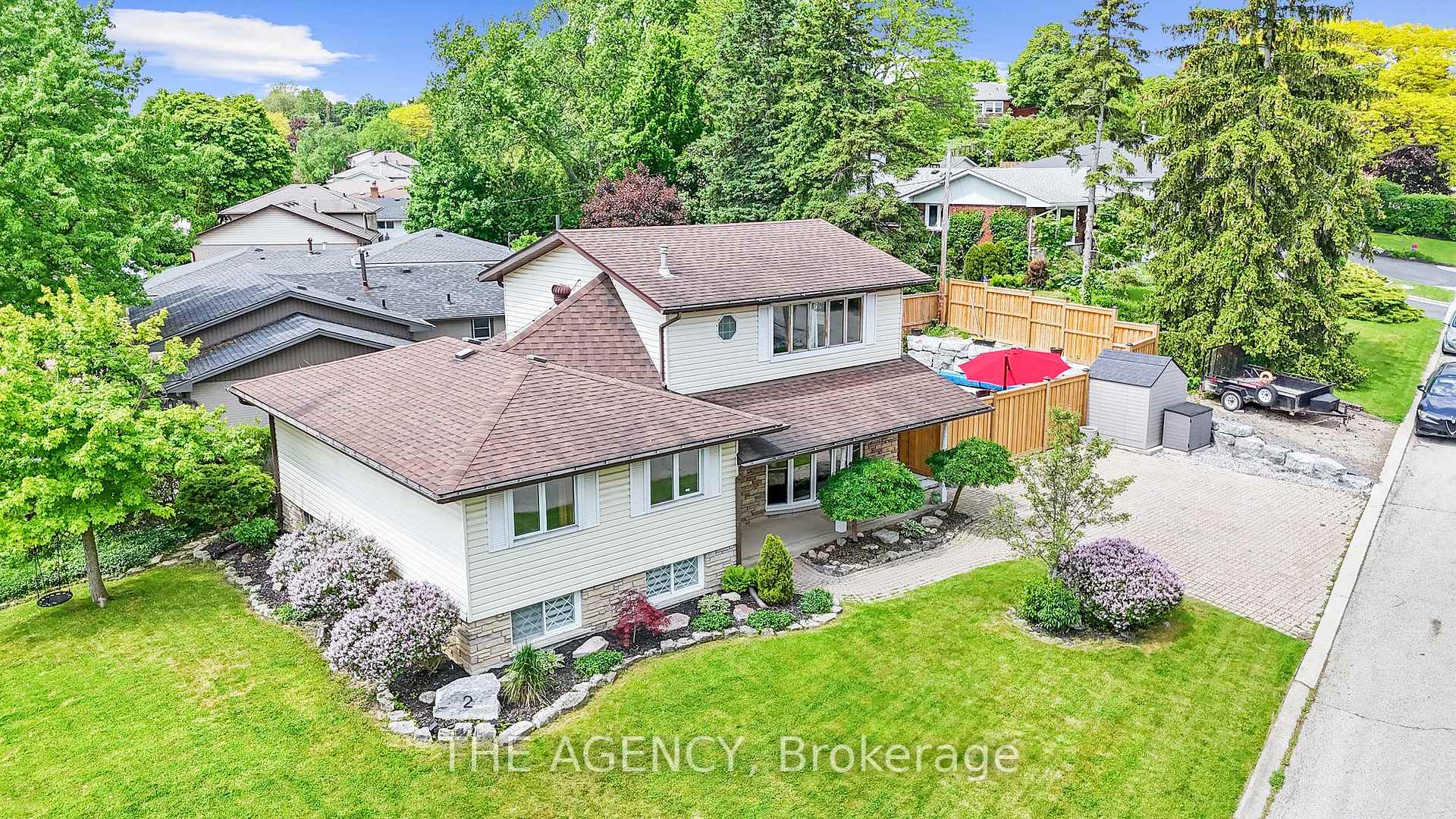 Photo 29 of 2 Green Meadow Way, Hamilton, Dundas — HOMEH