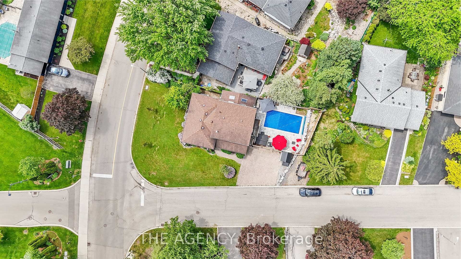 Photo 30 of 2 Green Meadow Way, Hamilton, Dundas — HOMEH