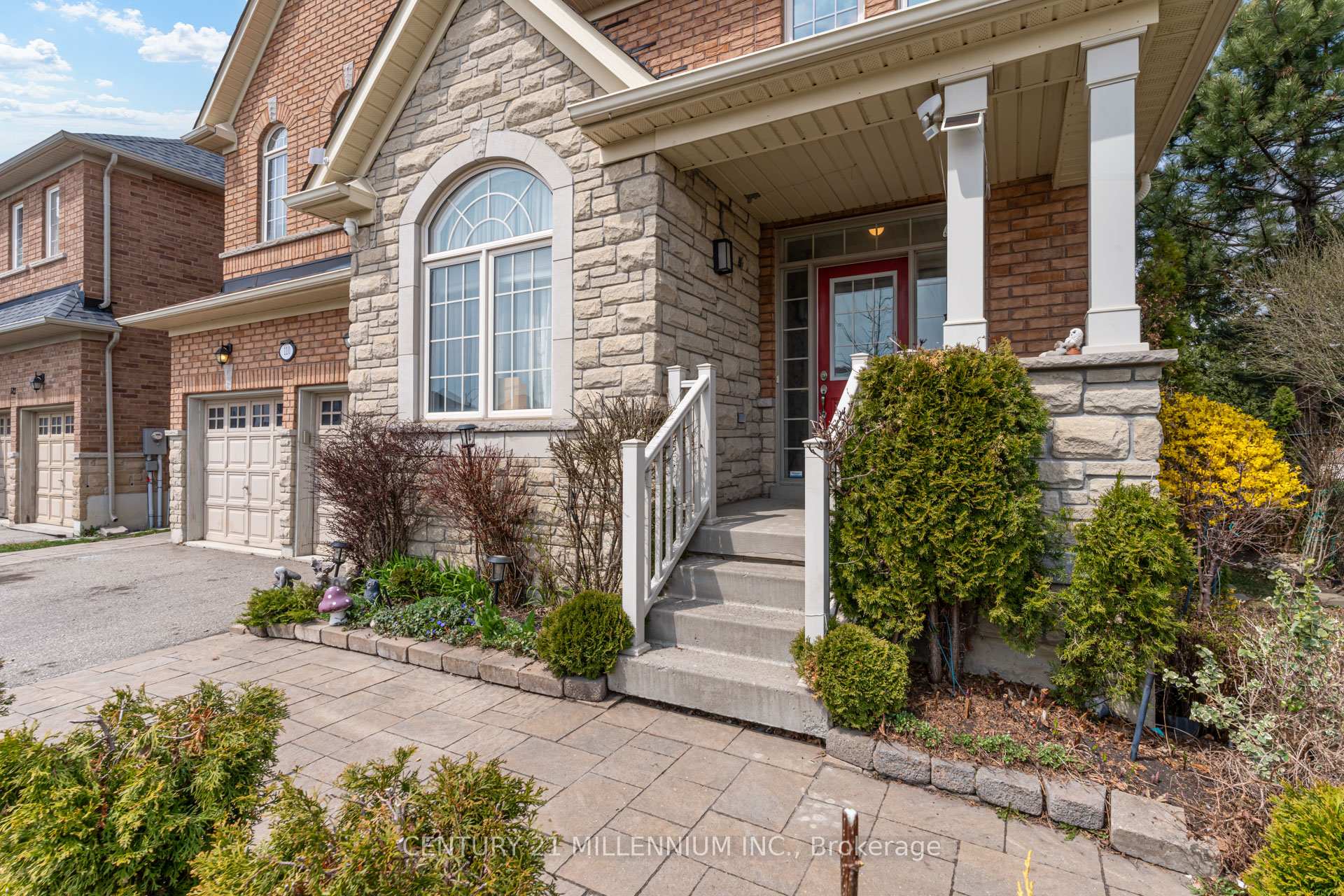 Photo 5 of 110 Dewside Drive, Brampton, Sandringham-Wellington — HOMEH