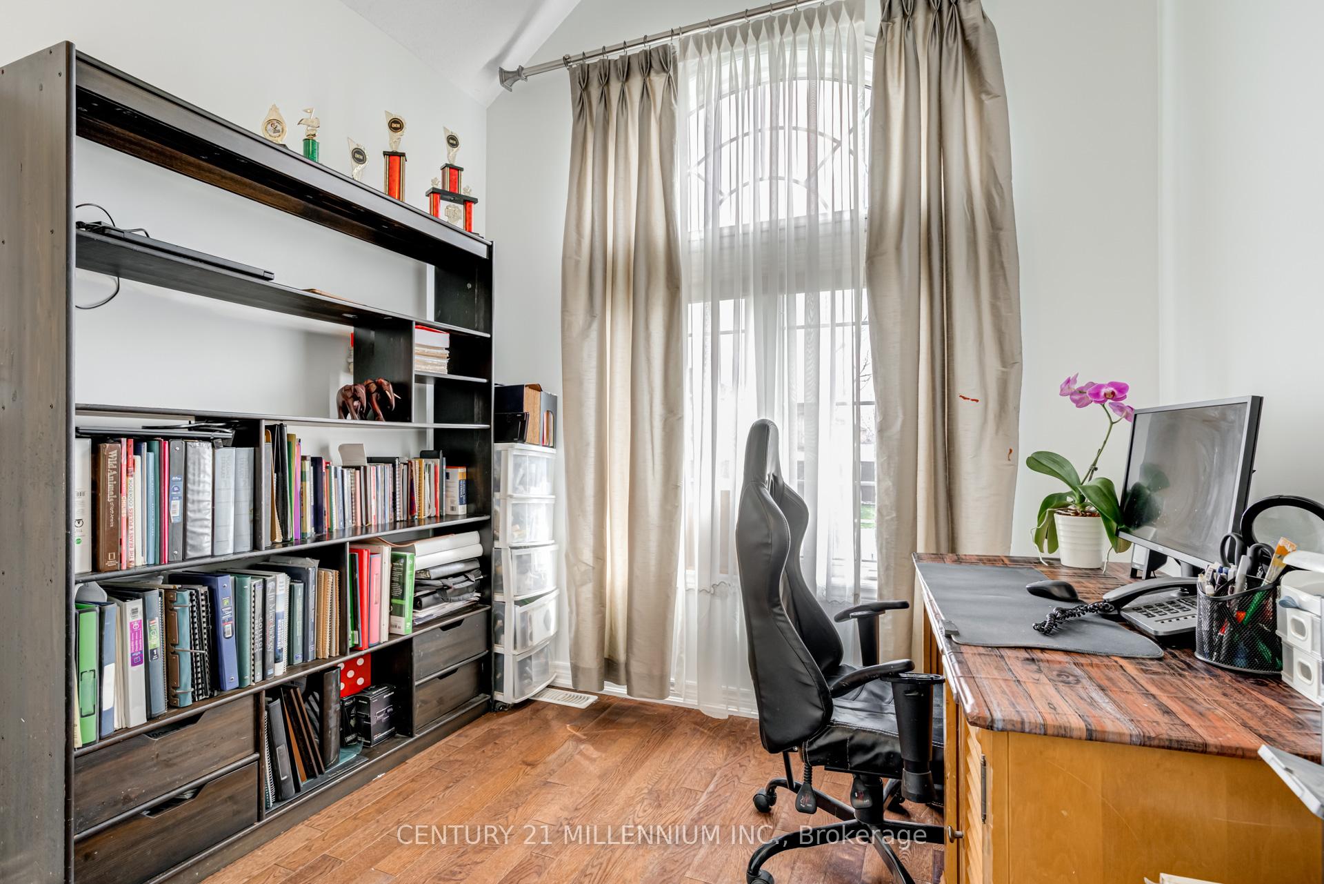 Photo 11 of 110 Dewside Drive, Brampton, Sandringham-Wellington — HOMEH