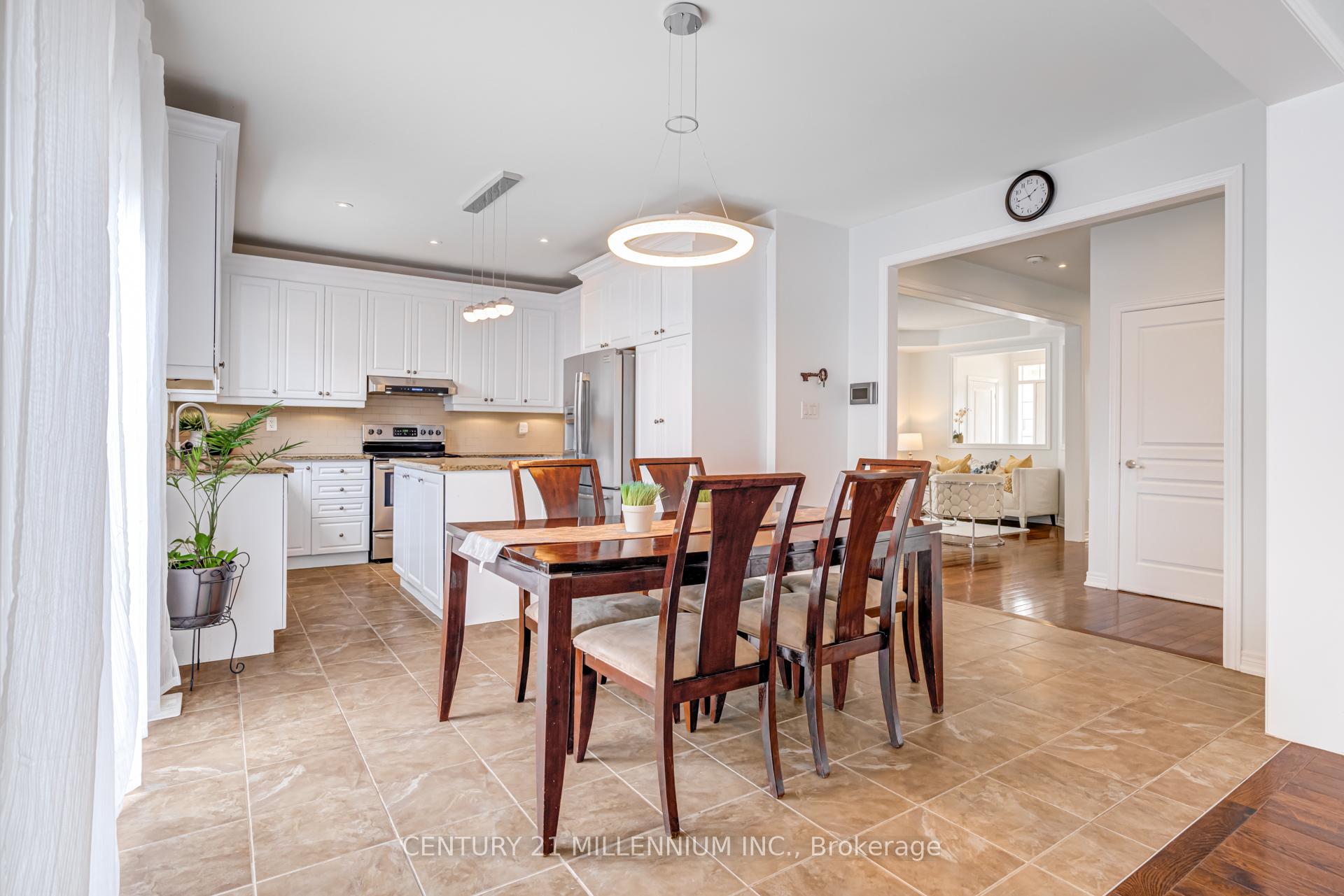 Photo 12 of 110 Dewside Drive, Brampton, Sandringham-Wellington — HOMEH