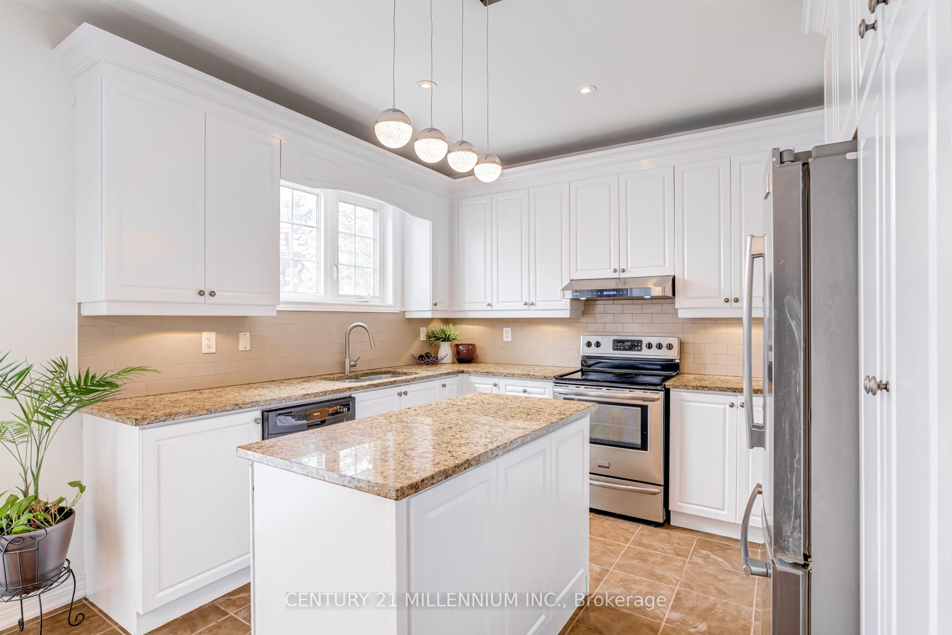 Photo 14 of 110 Dewside Drive, Brampton, Sandringham-Wellington — HOMEH
