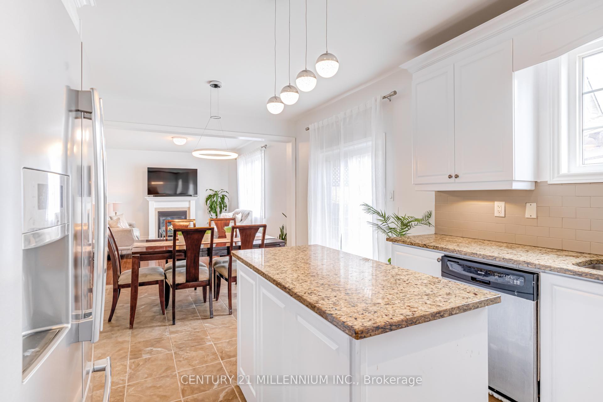 Photo 15 of 110 Dewside Drive, Brampton, Sandringham-Wellington — HOMEH