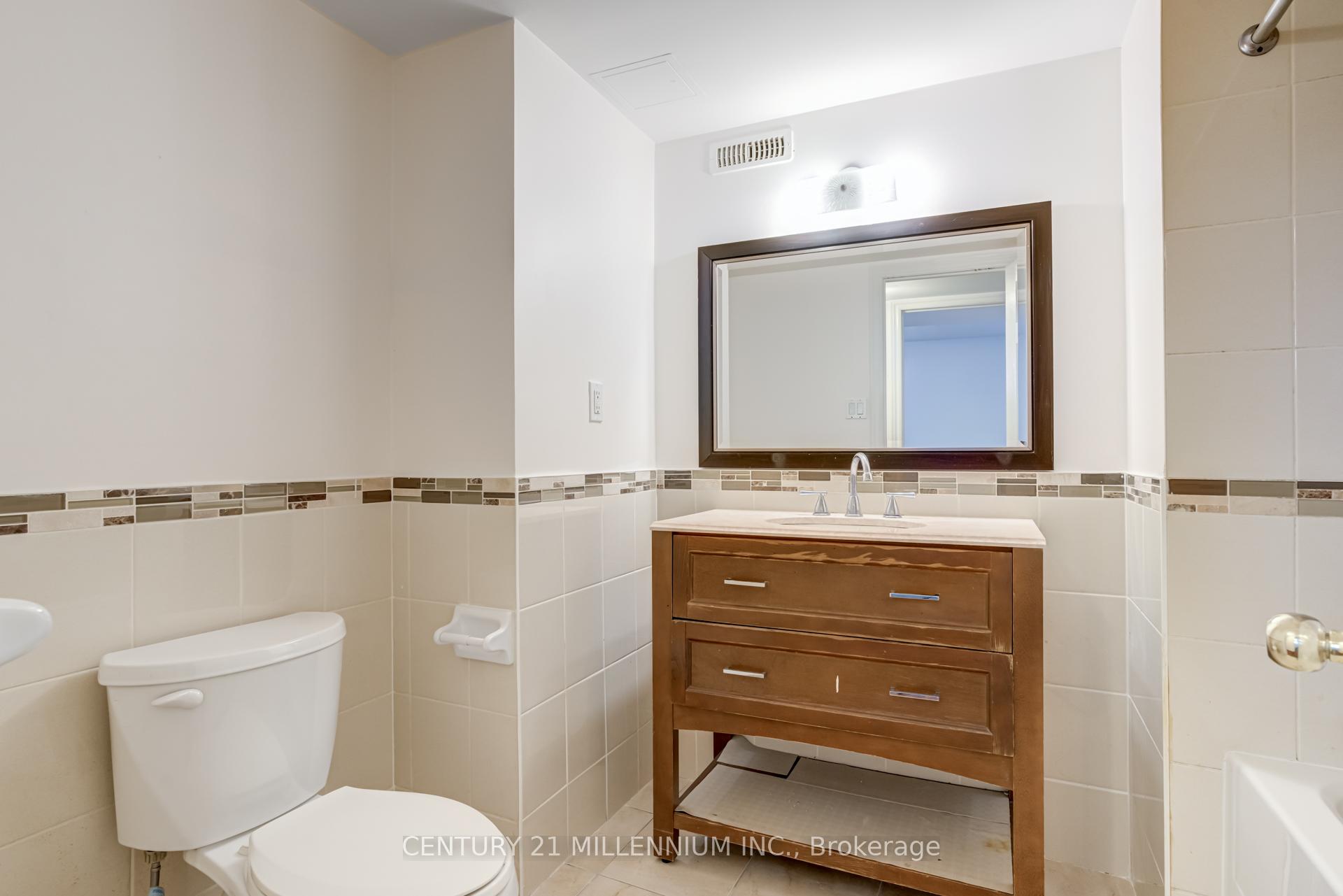 Photo 33 of 110 Dewside Drive, Brampton, Sandringham-Wellington — HOMEH