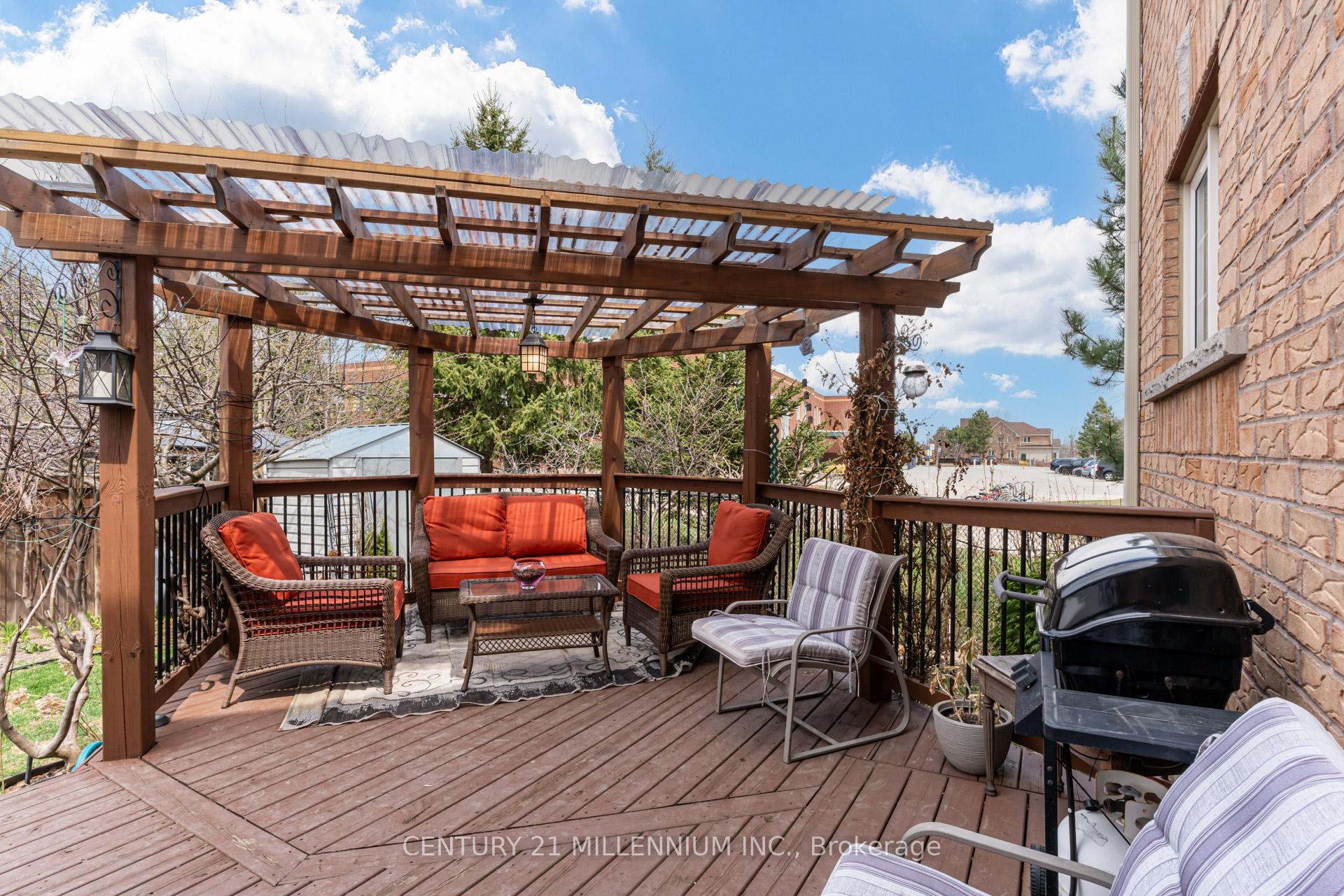 Photo 34 of 110 Dewside Drive, Brampton, Sandringham-Wellington — HOMEH