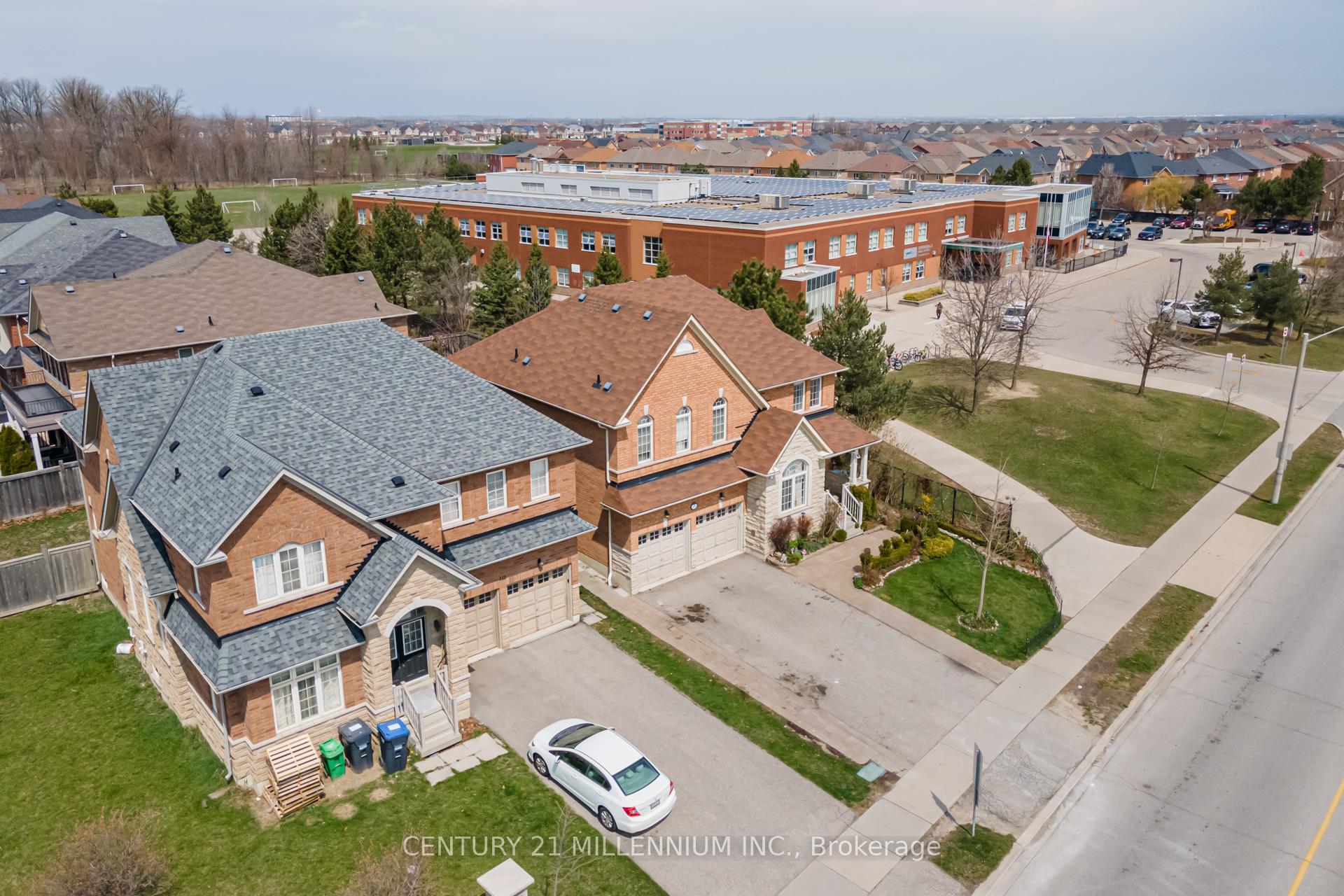Photo 37 of 110 Dewside Drive, Brampton, Sandringham-Wellington — HOMEH