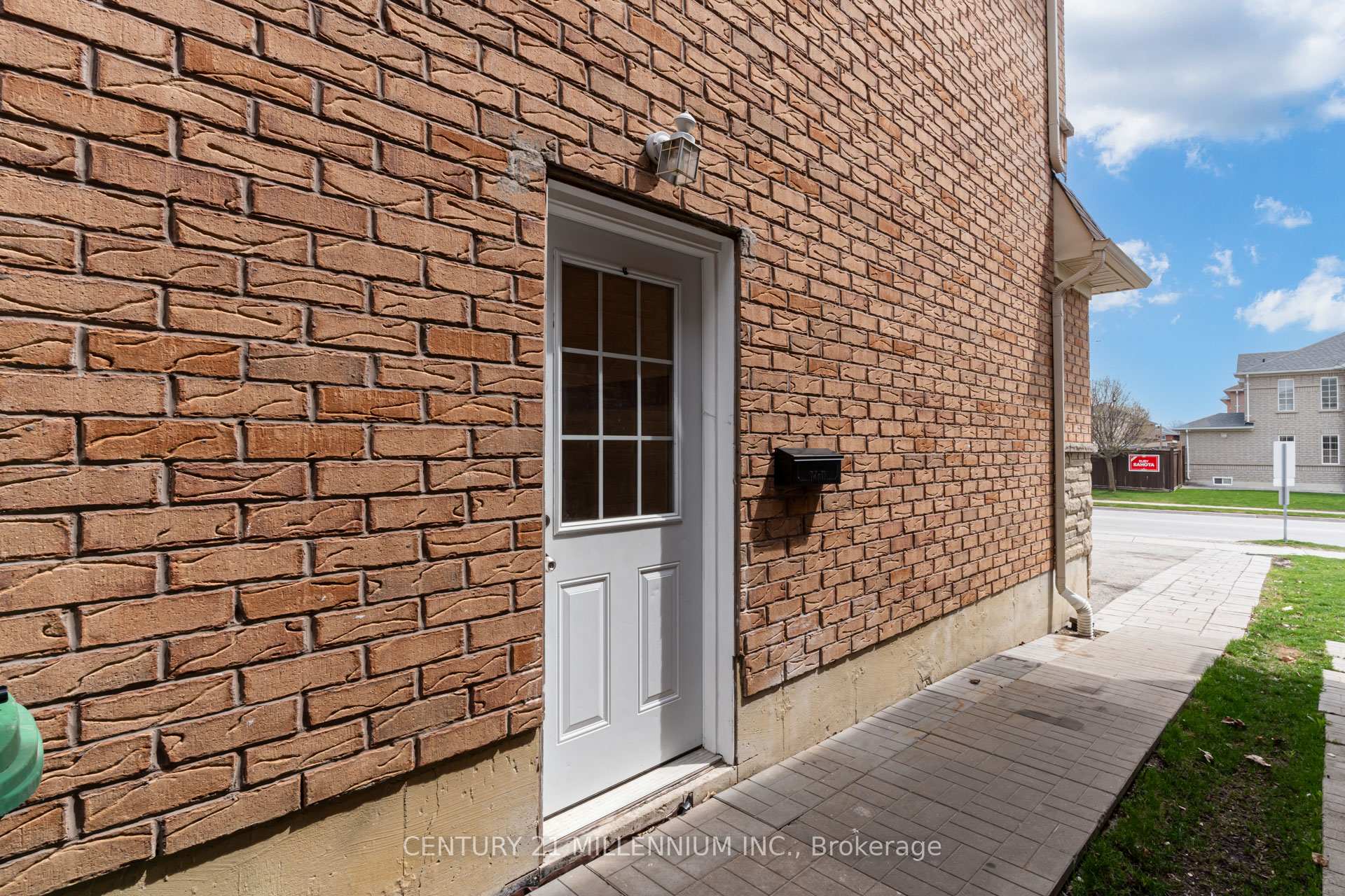 Photo 38 of 110 Dewside Drive, Brampton, Sandringham-Wellington — HOMEH