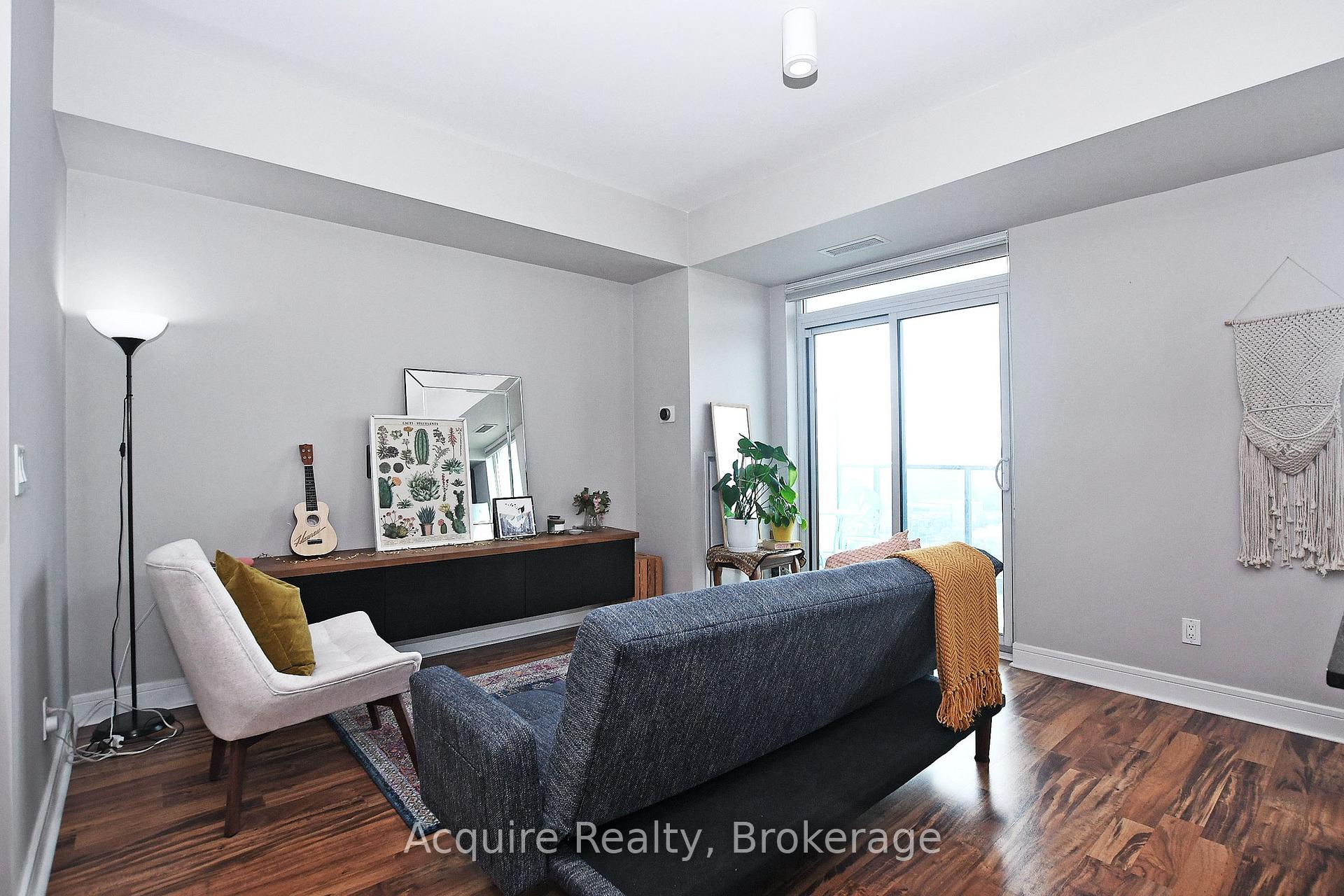 Photo 3 of Unit LPH09, 35 Brian Peck Crescent, Toronto, Thorncliffe Park — HOMEH