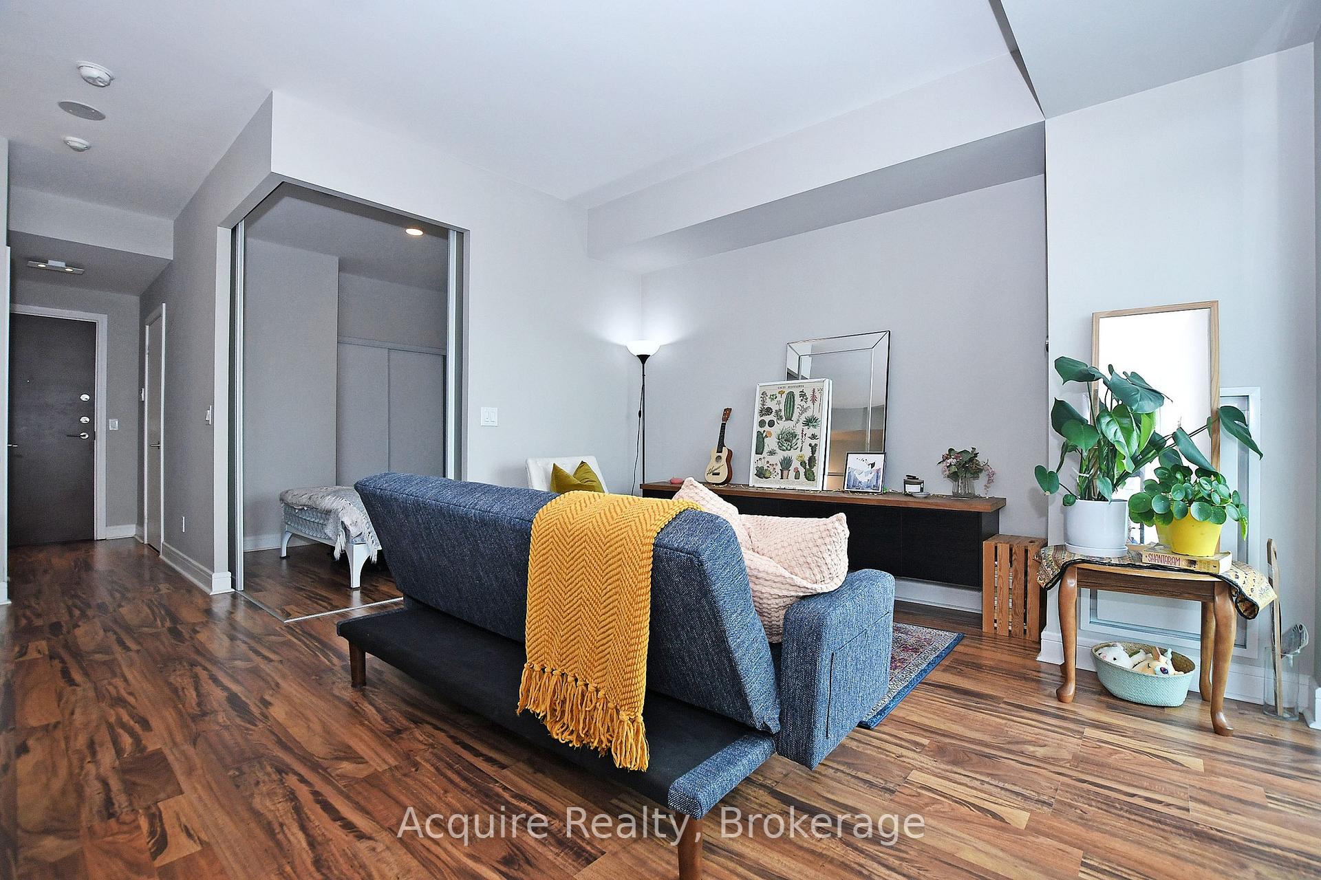 Photo 4 of Unit LPH09, 35 Brian Peck Crescent, Toronto, Thorncliffe Park — HOMEH