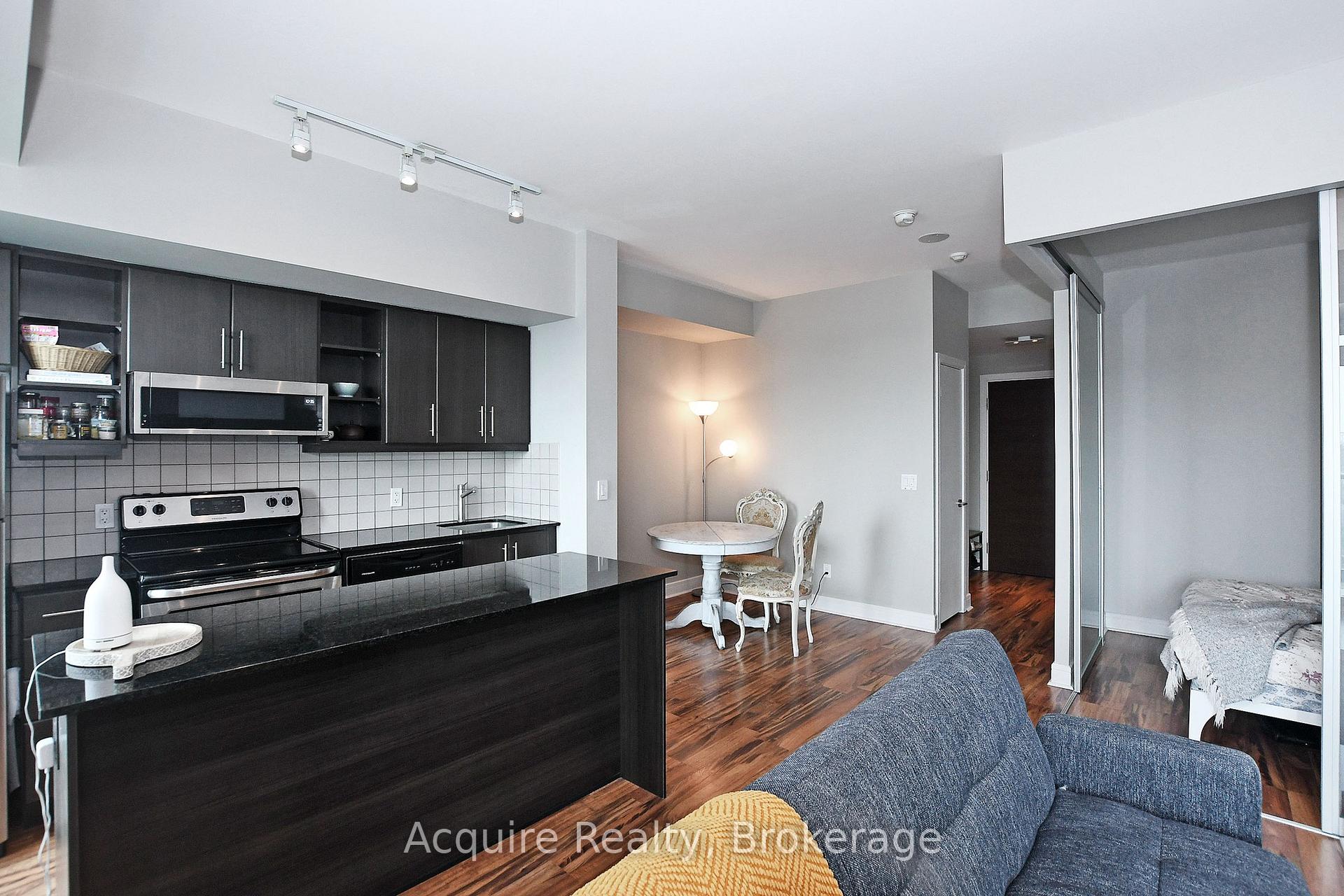 Photo 6 of Unit LPH09, 35 Brian Peck Crescent, Toronto, Thorncliffe Park — HOMEH