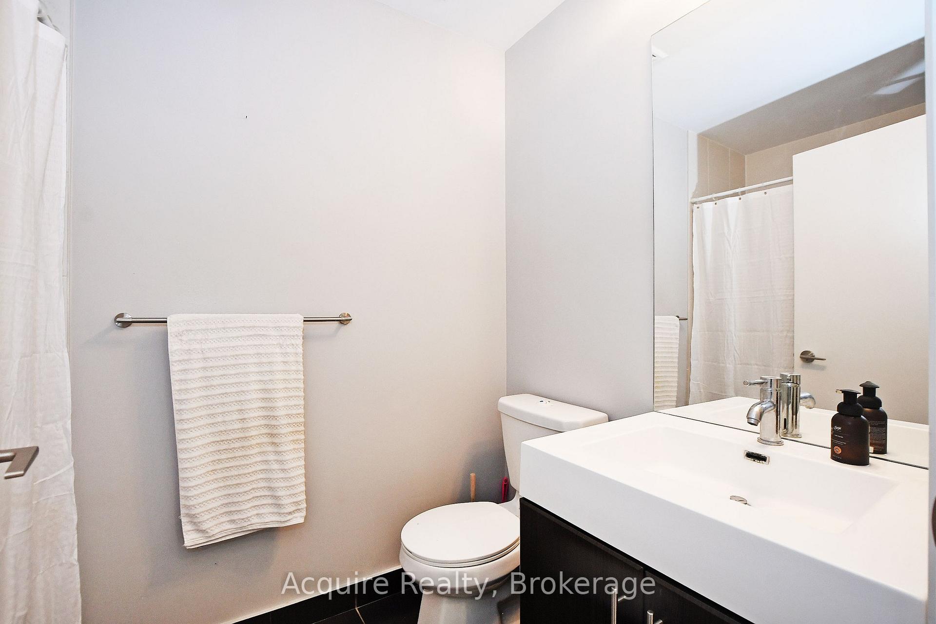 Photo 12 of Unit LPH09, 35 Brian Peck Crescent, Toronto, Thorncliffe Park — HOMEH