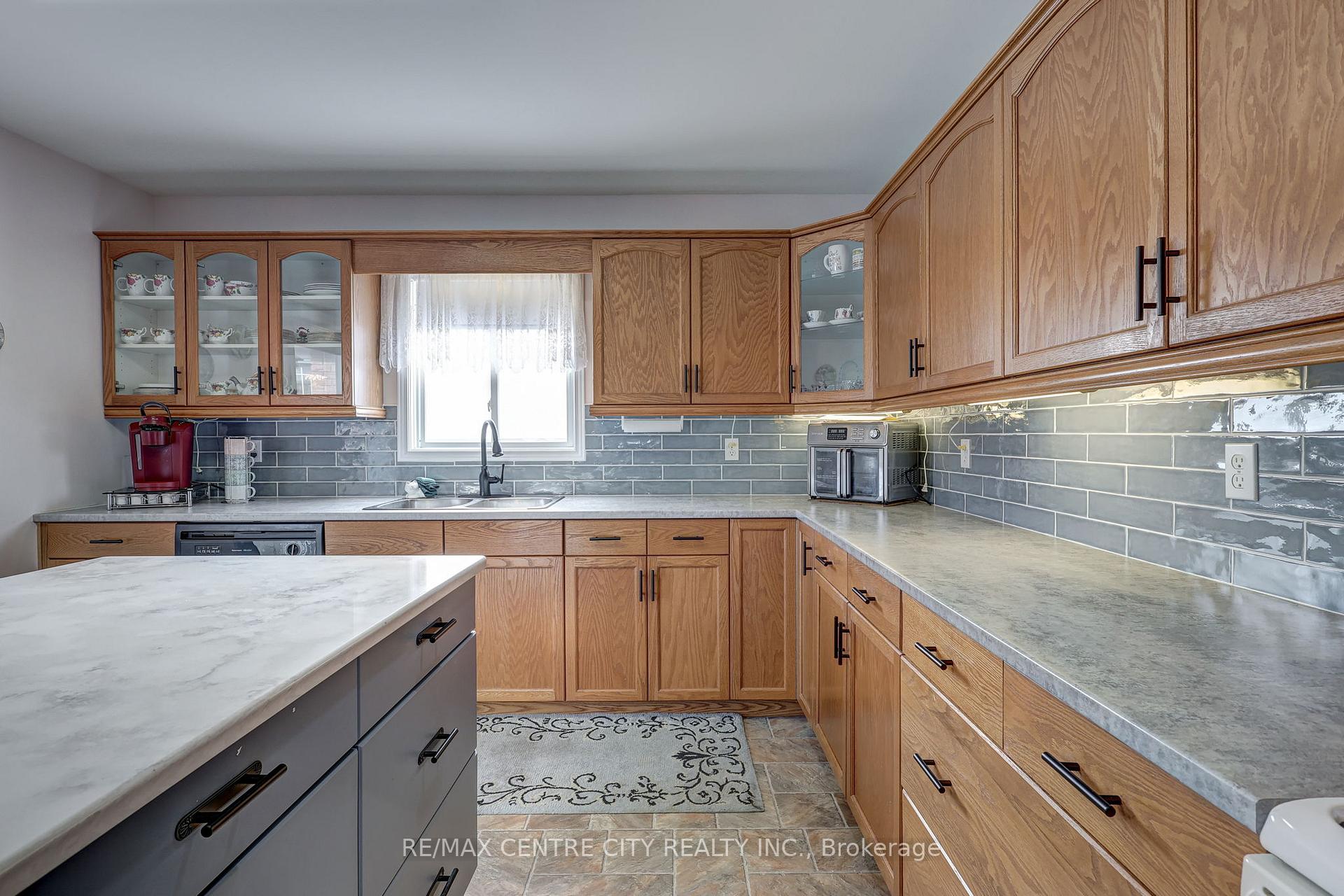Photo 13 of 11 Lyford Court, St. Thomas — HOMEH