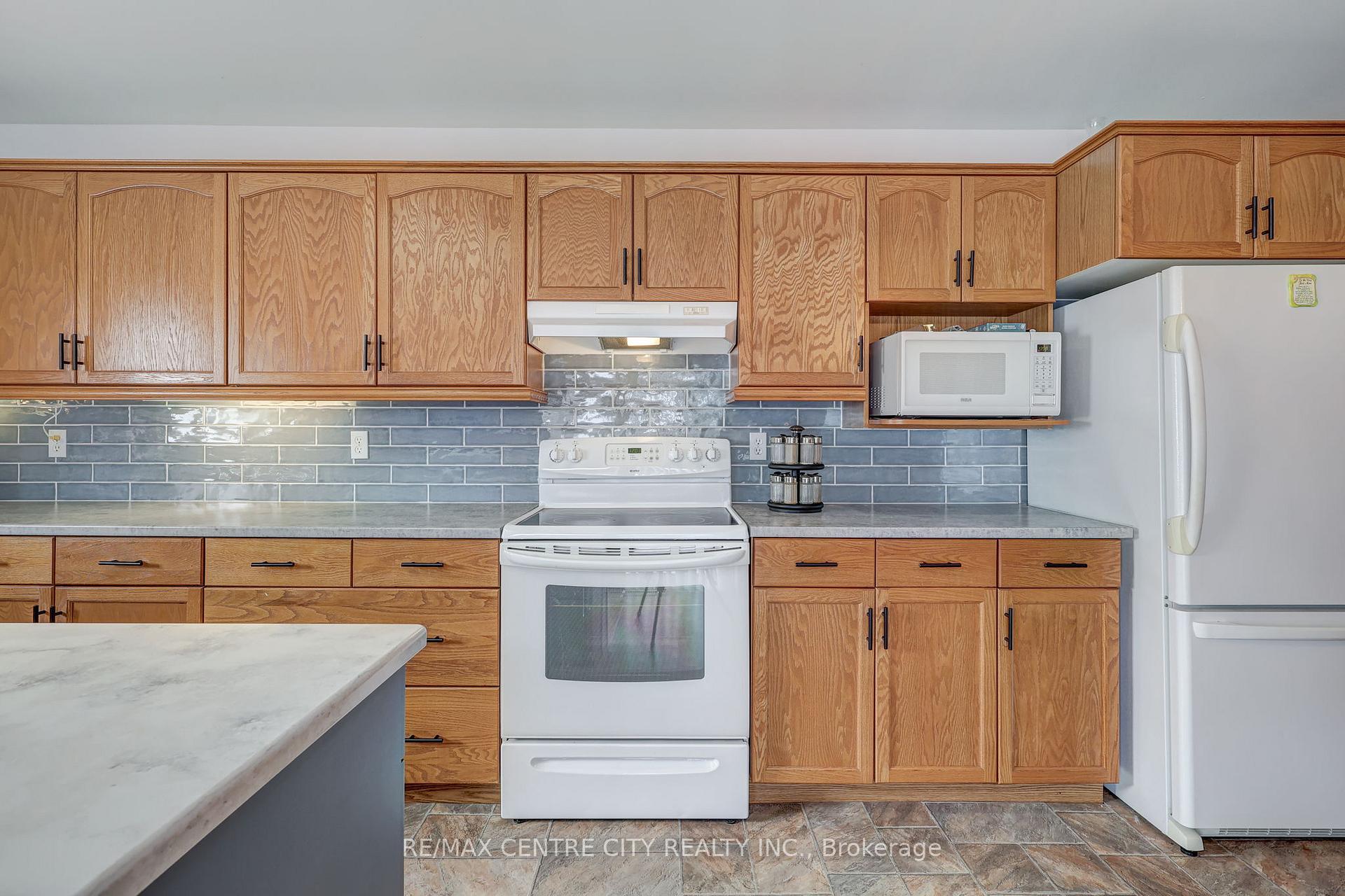 Photo 21 of 11 Lyford Court, St. Thomas — HOMEH