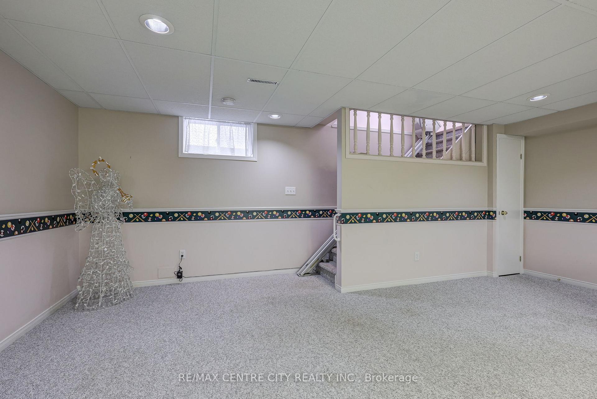 Photo 33 of 11 Lyford Court, St. Thomas — HOMEH