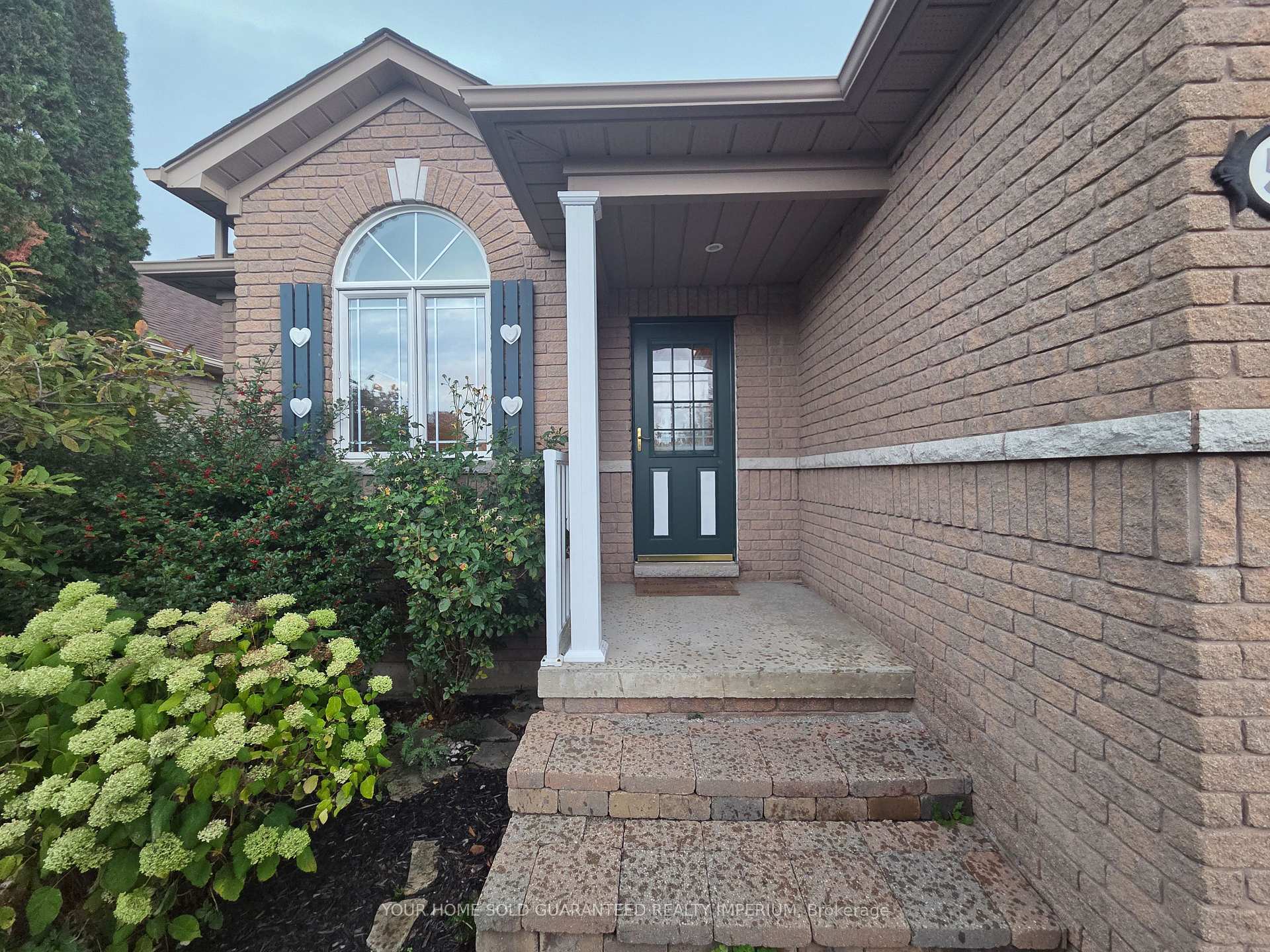 Photo 2 of 52 Fenning Drive, Clarington, Courtice — HOMEH