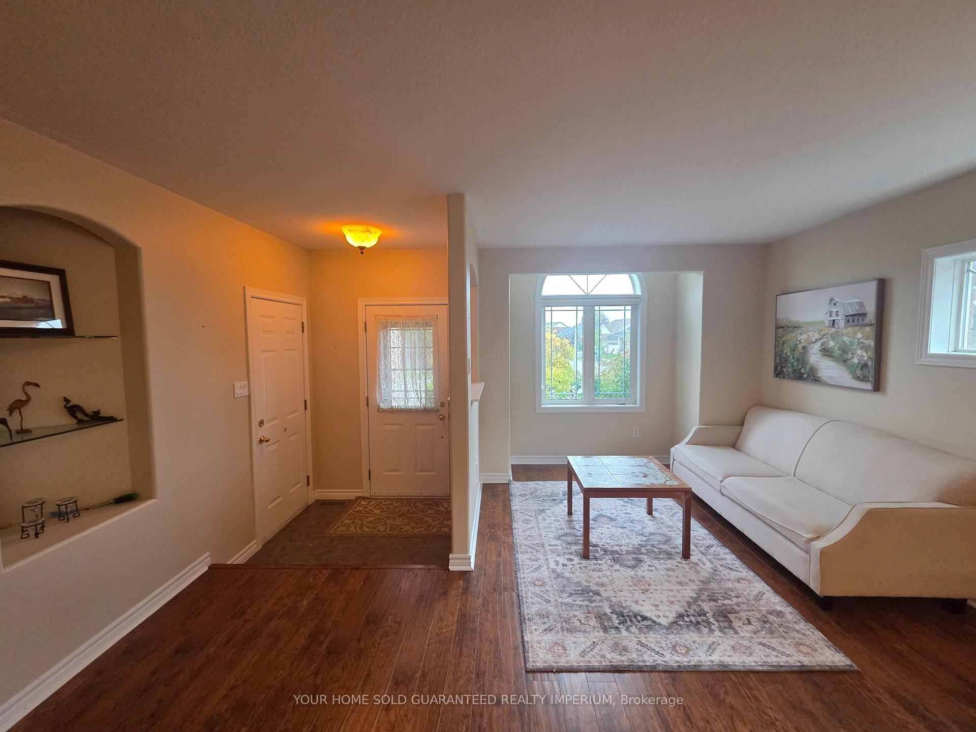 Photo 4 of 52 Fenning Drive, Clarington, Courtice — HOMEH