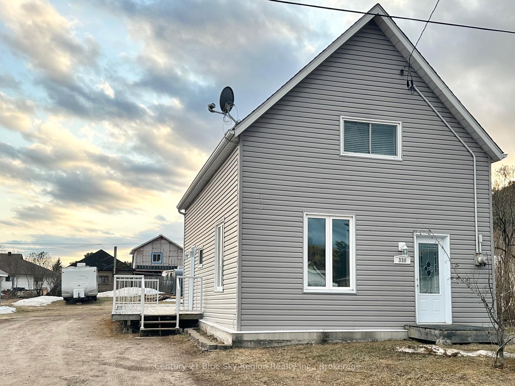 Photo 1 of 330 4th Street, Mattawa — HOMEH