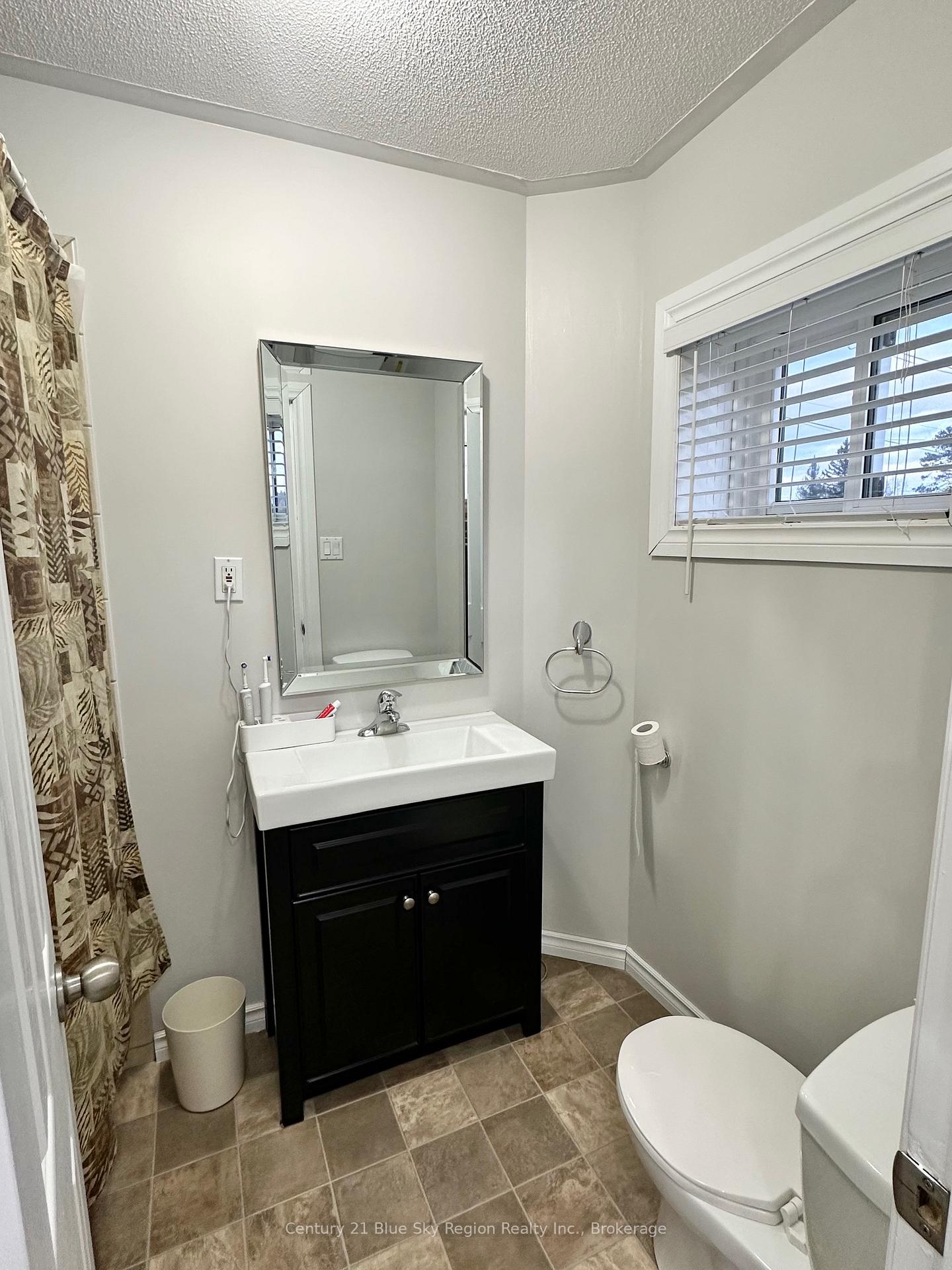 Photo 10 of 330 4th Street, Mattawa — HOMEH