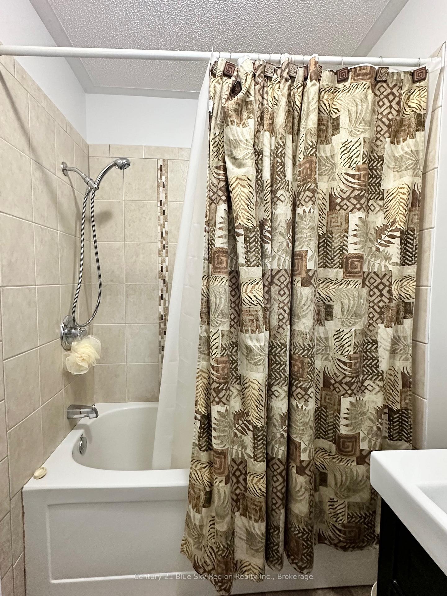 Photo 11 of 330 4th Street, Mattawa — HOMEH